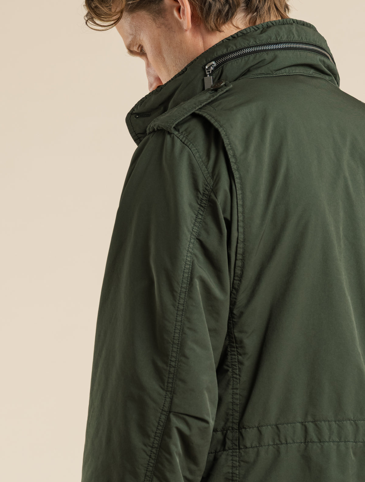 New Camp Feldjacke aus stückgefärbtem Nylon Military