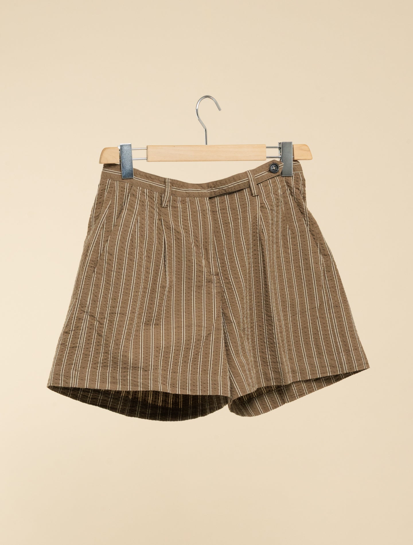 Sardina Randiga Seersucker Shorts Militärgrön