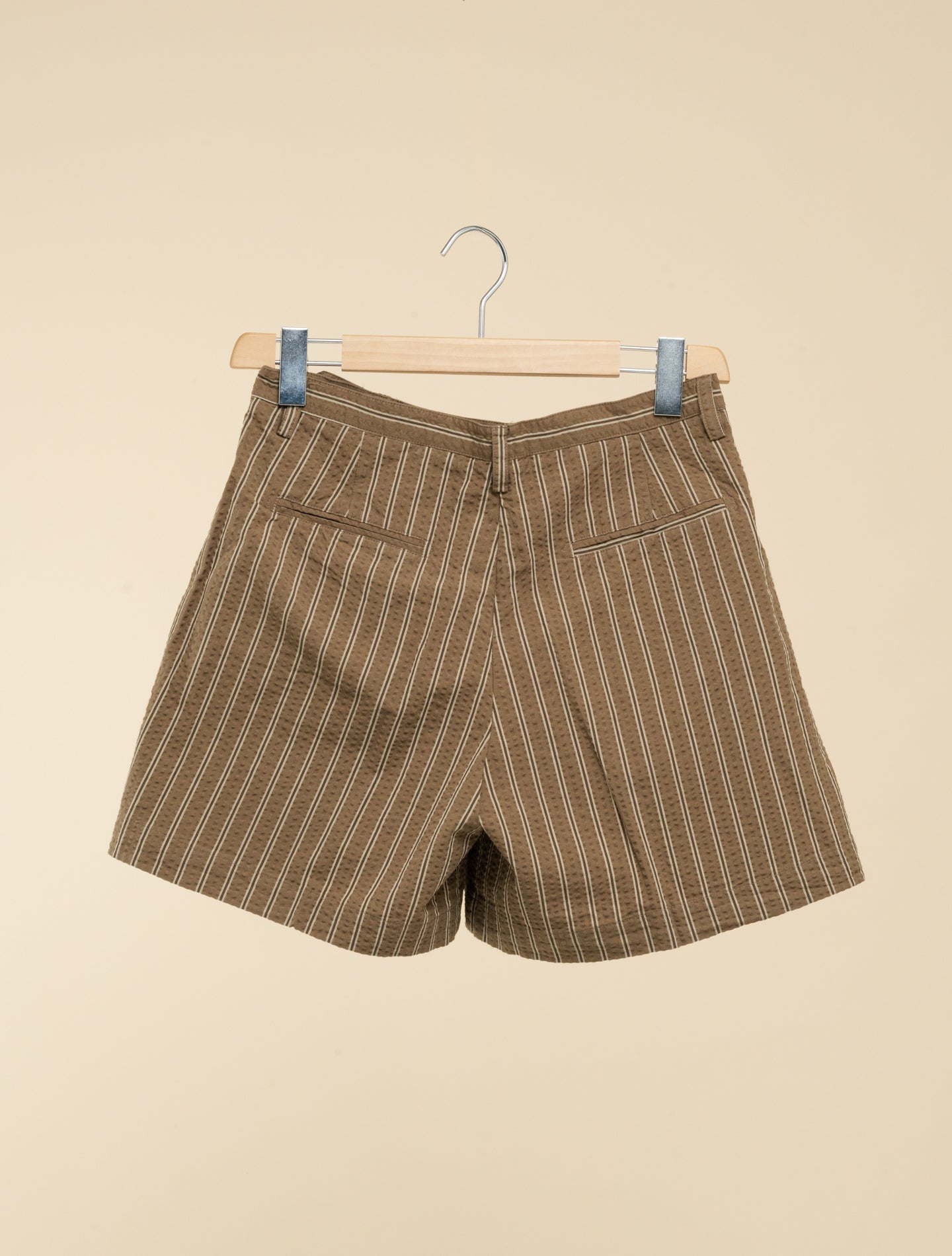 Sardina Randiga Seersucker Shorts Militärgrön