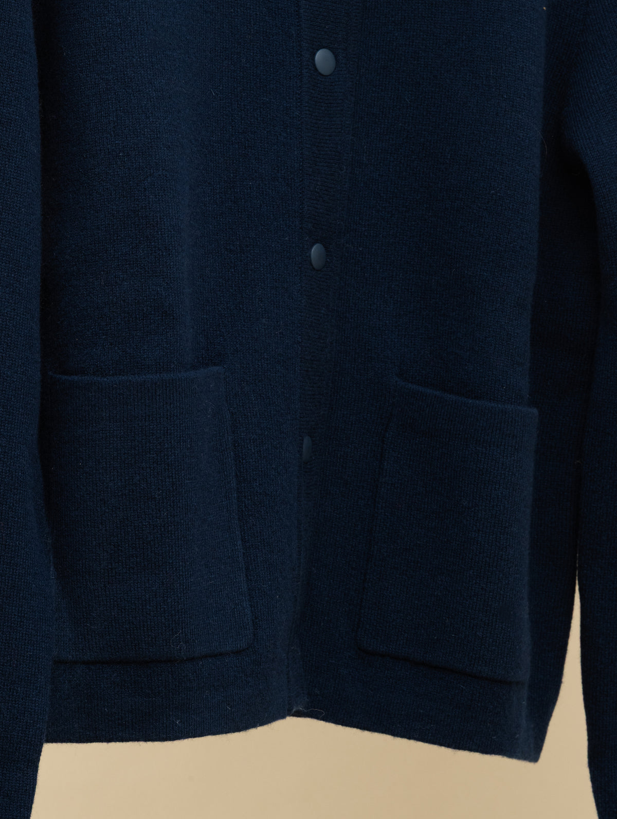 Strickjacke aus Wolle und Kaschmir Marineblau