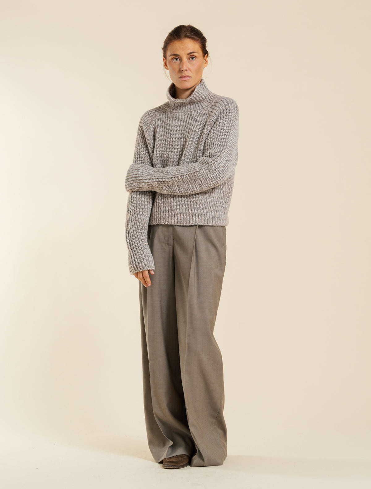 Bruna Raglan-Rollkragenpullover aus Lushwool Beige