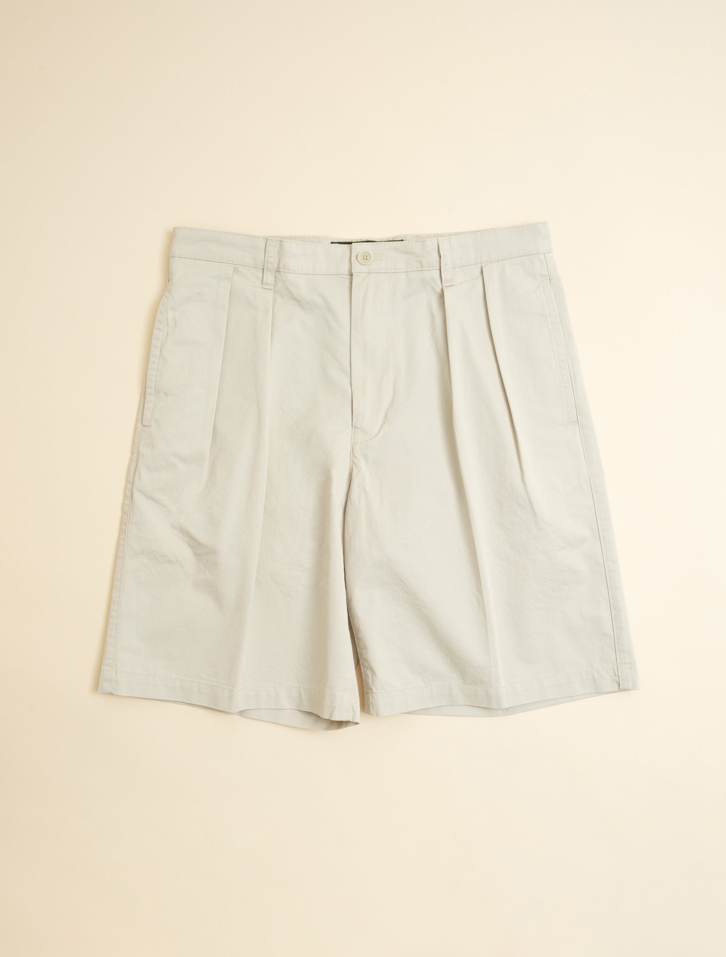 Dubbelveckade shorts i bomullstwill, Chalk