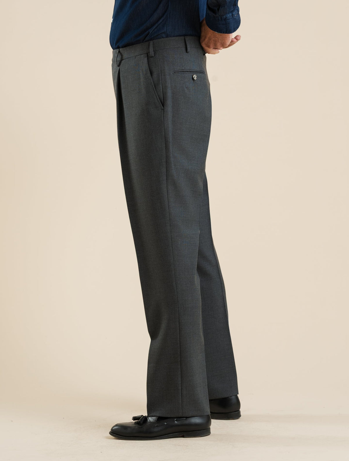 Pleated High Twist Wool Dress Trousers Mid Grey Santaniello Trousers 48