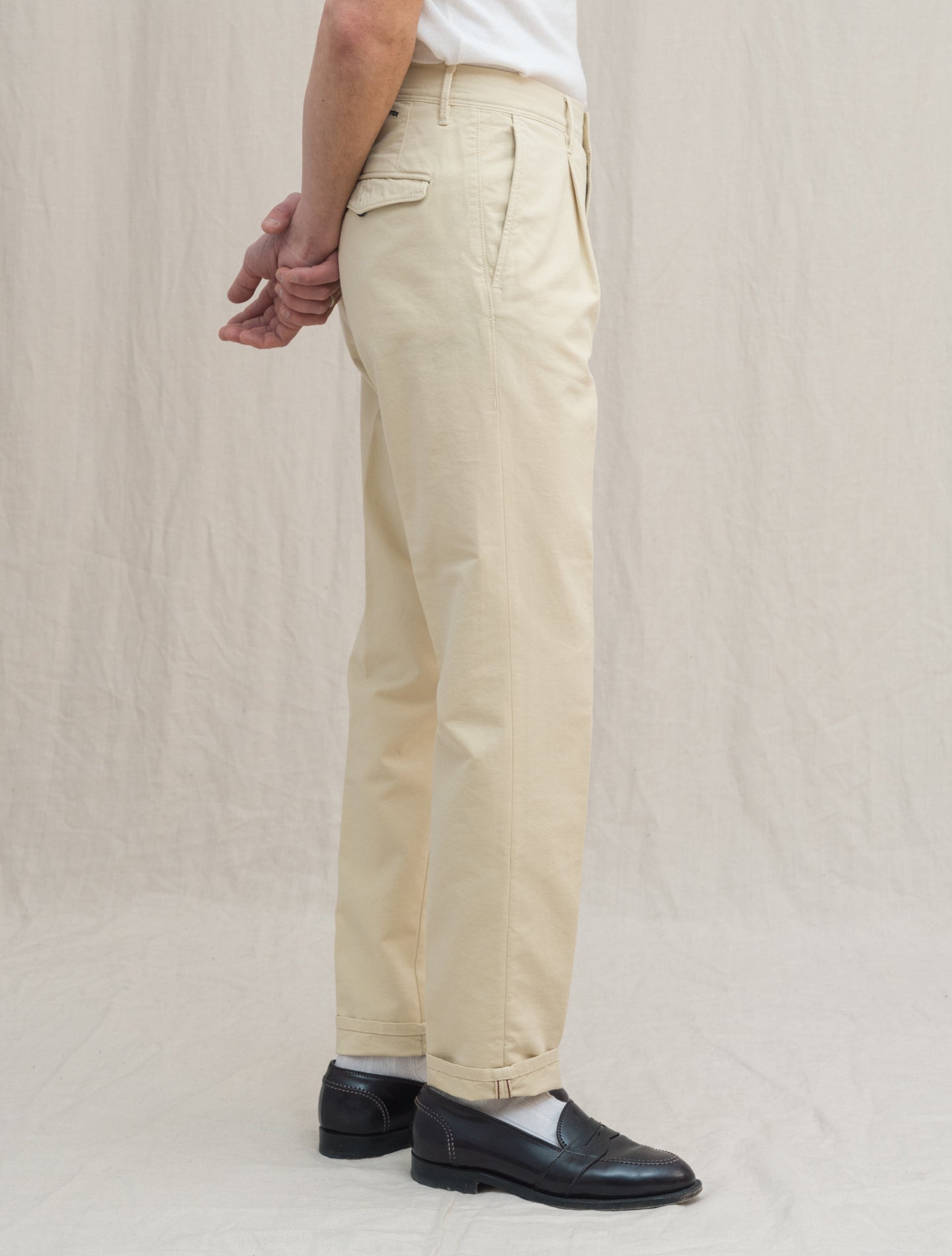 Pleated Slacks Tapered Fit Trousers Cream Incotex Trousers 31