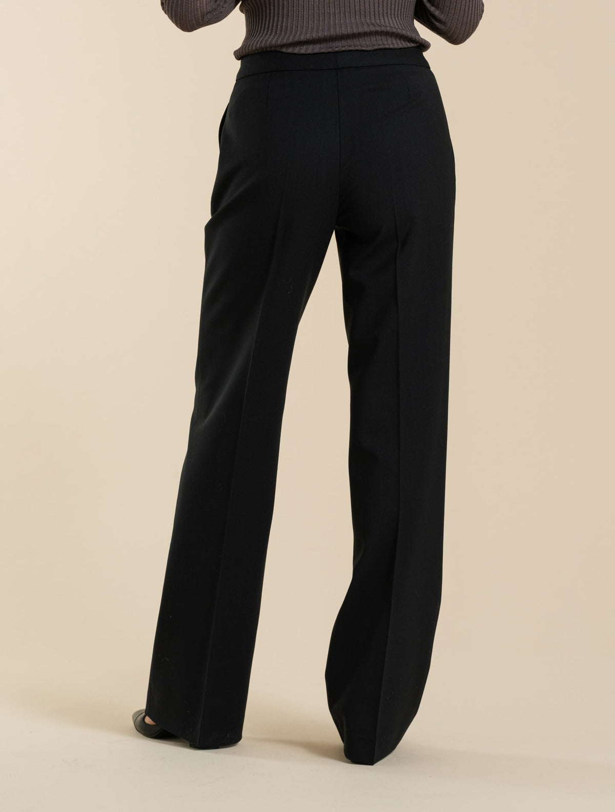 Rin Wool Straight Fit Trousers Black Lardini Trousers IT 38