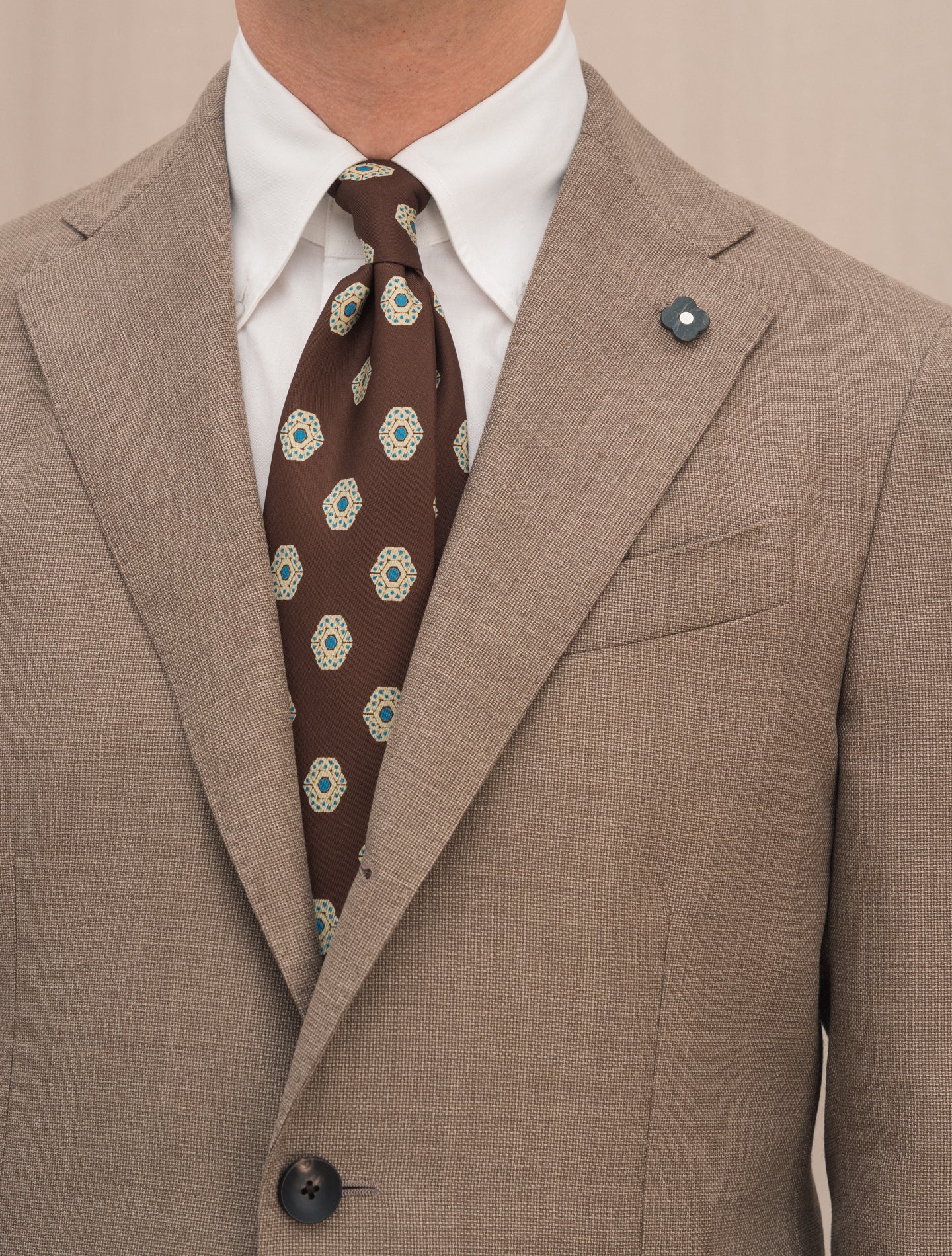 Single Breasted Rolling 2.5 Button Jacket Beige Lardini Jackets 46