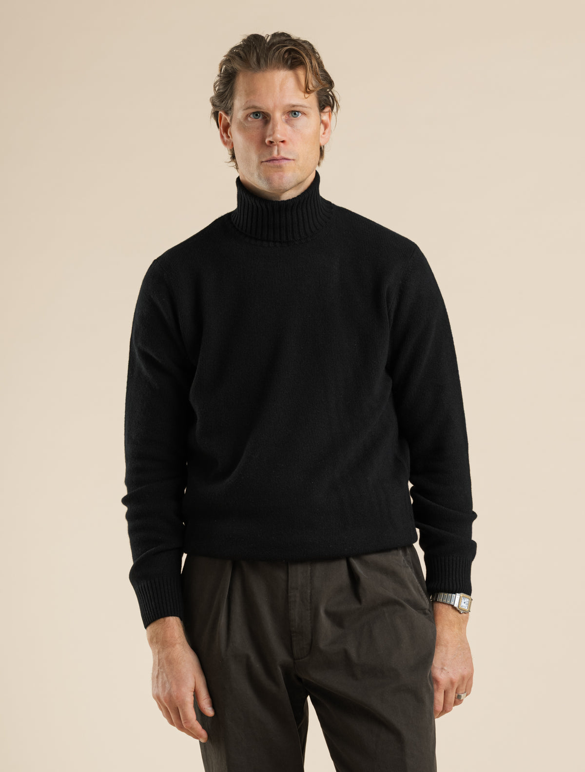 Grober Rollkragenpullover aus Woll-Kaschmir-Mix in Schwarz