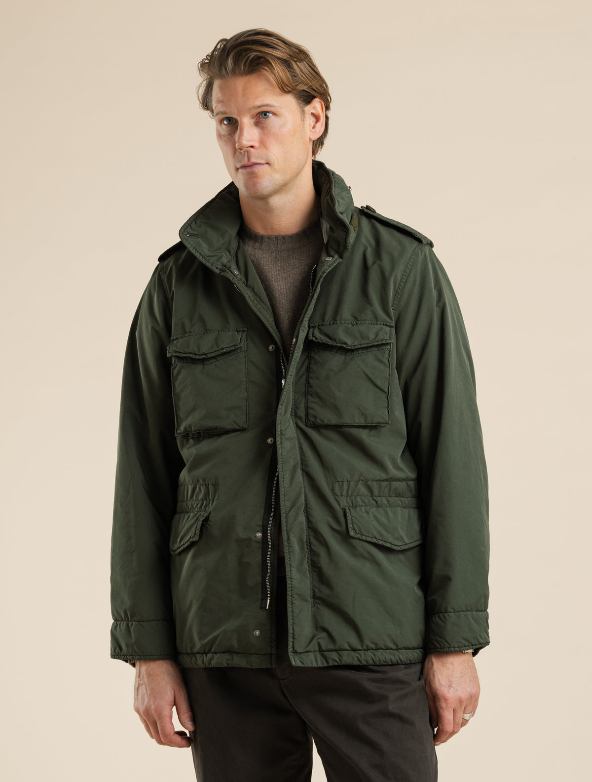 New Camp Feldjacke aus stückgefärbtem Nylon Military