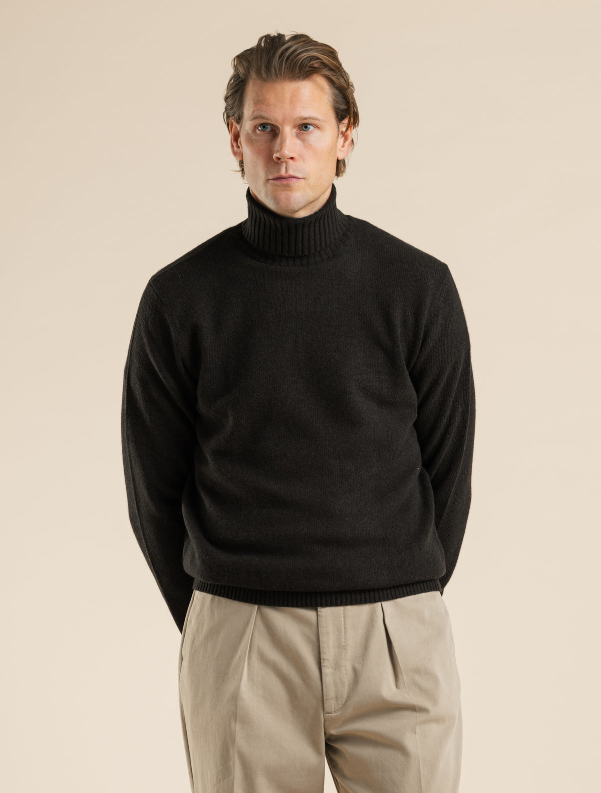 Grober Rollkragenpullover aus Woll-Kaschmir-Mix in Espresso