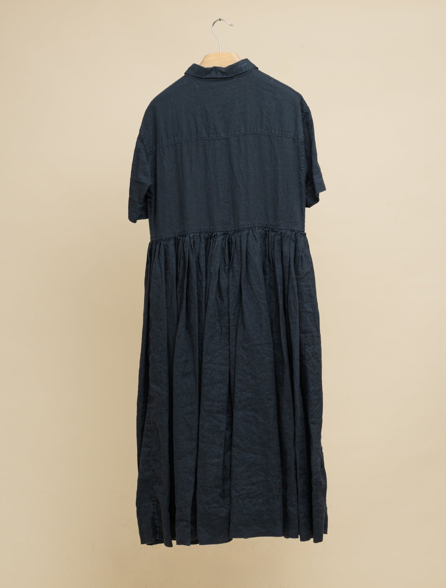 Plaggtvättad Skjortklänning I Linne Från AA Capsule Collection Marinblå