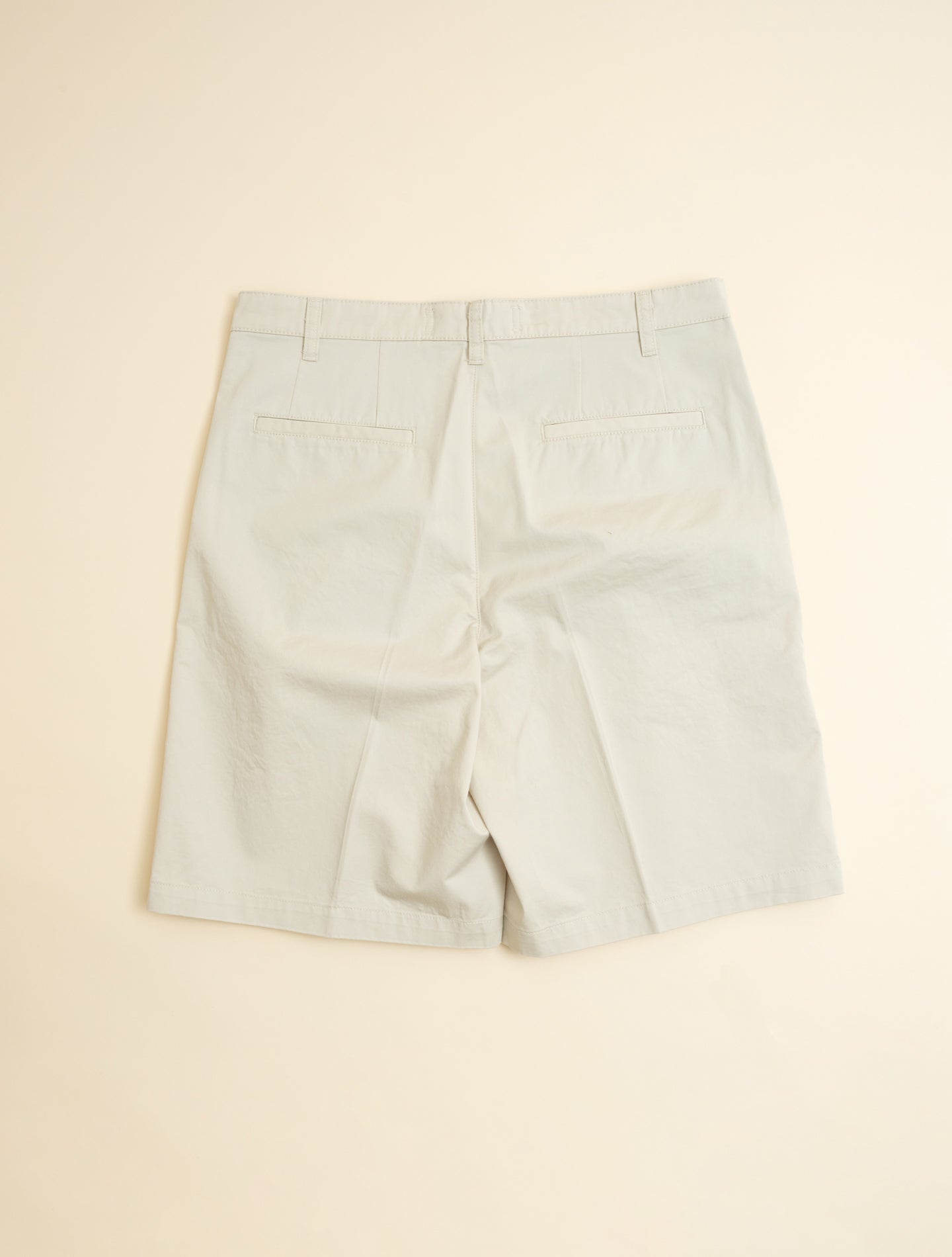 Dubbelveckade shorts i bomullstwill, Chalk