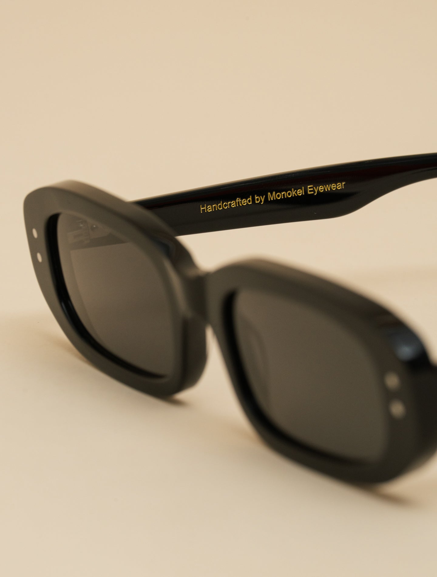 April Sunglasses Black - Green Solid Lens