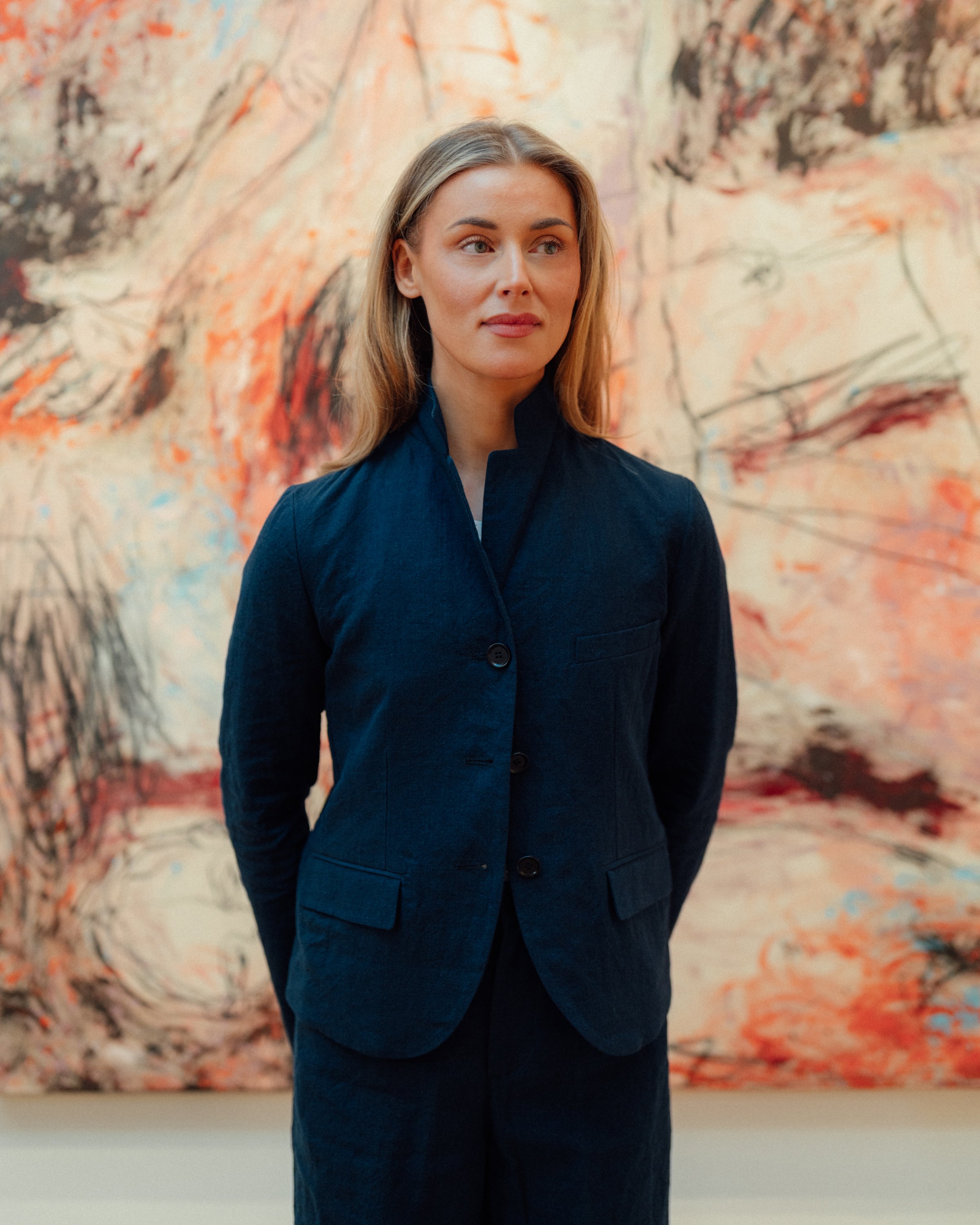 Kort Enkelknäppt Jacka I Bomull Och Linne Från AA Capsule Collection Marinblå