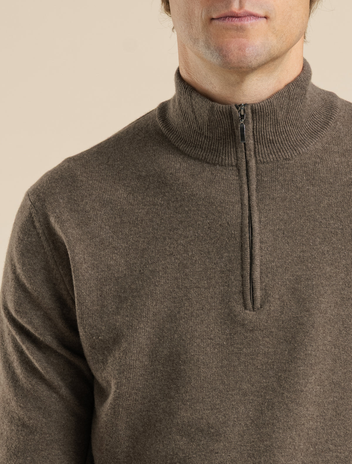 Strickpullover aus Wolle und Kaschmir mit 1/4 Reißverschluss, Kakao