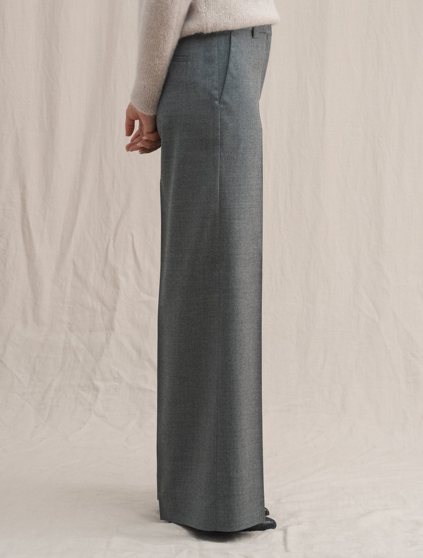 Neera Wide Wool Trousers Grey