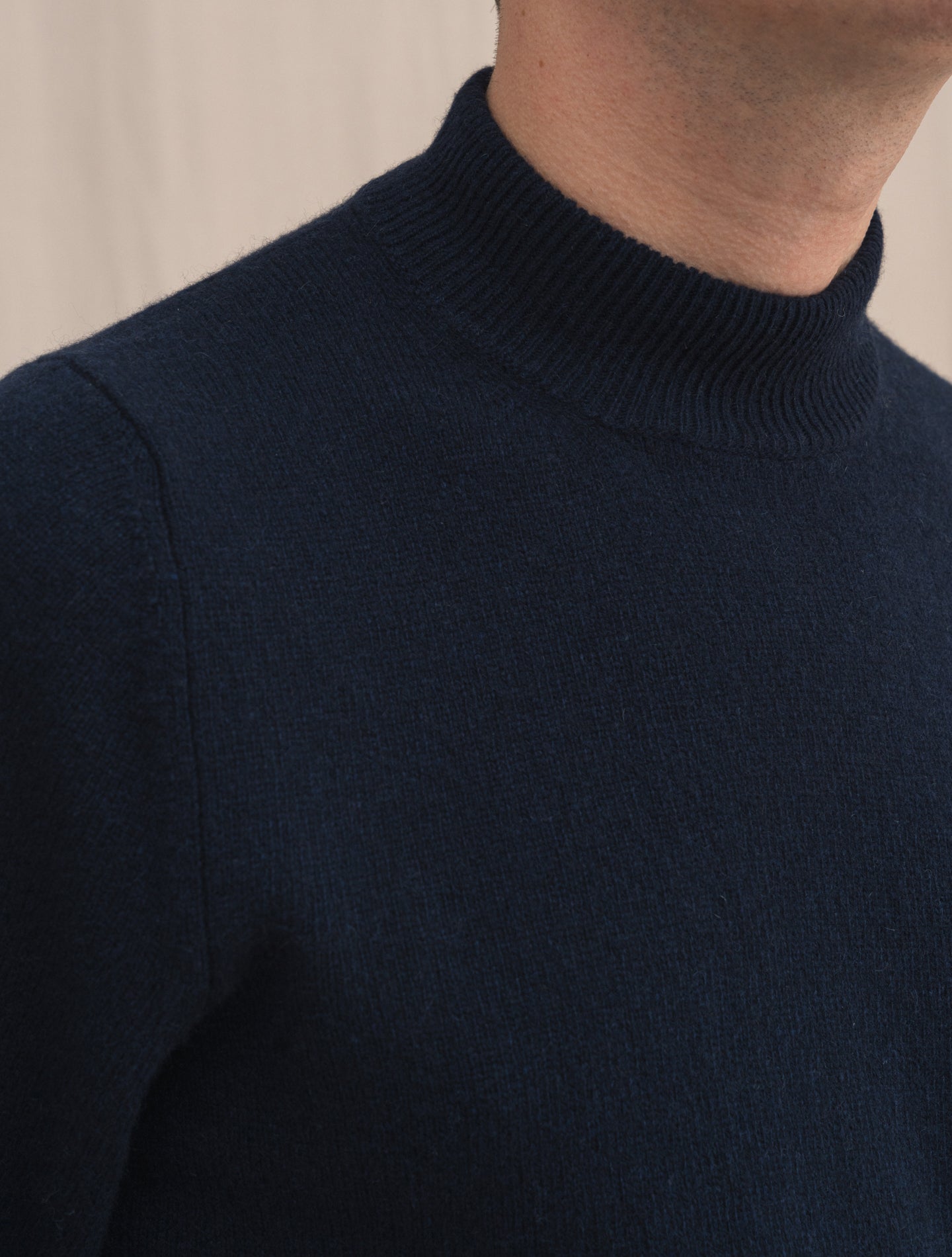 Cashmere Heavy Knitted Mock Neck Navy | Gabucci