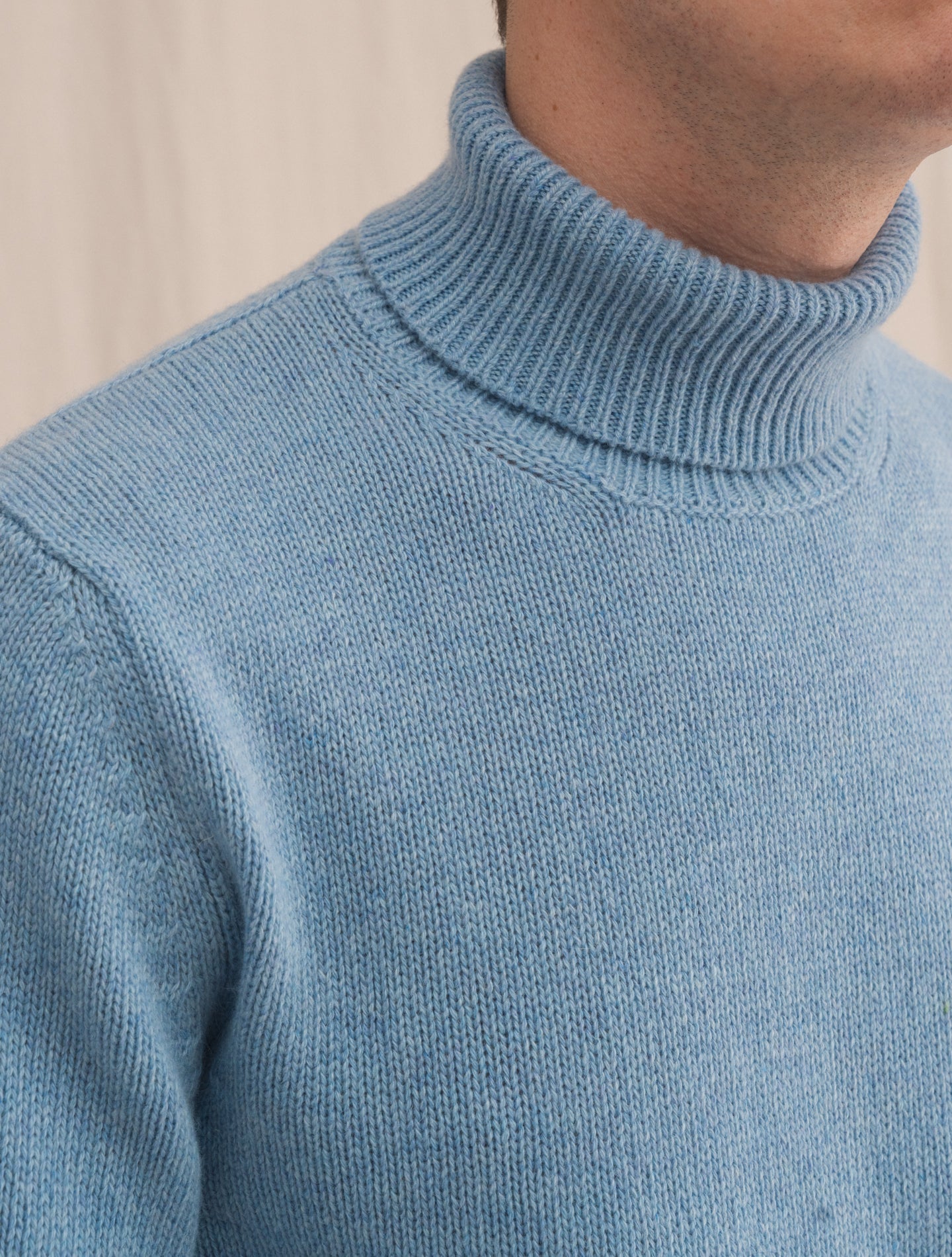 Cashmere Heavy Knitted Rollneck Light Blue | Gabucci