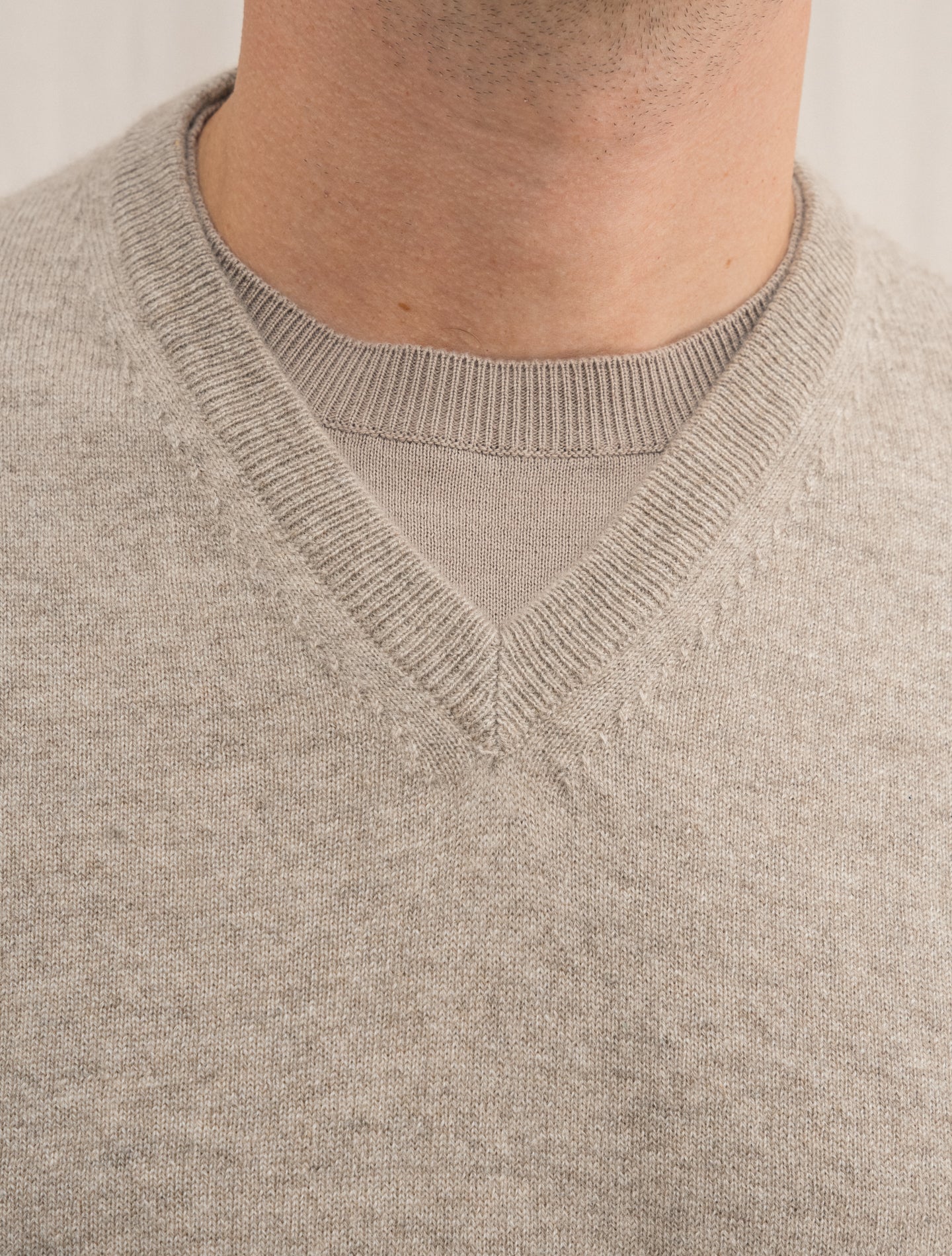 Cashmere Knitted V - Neck Beige Fioroni Knitwear 48