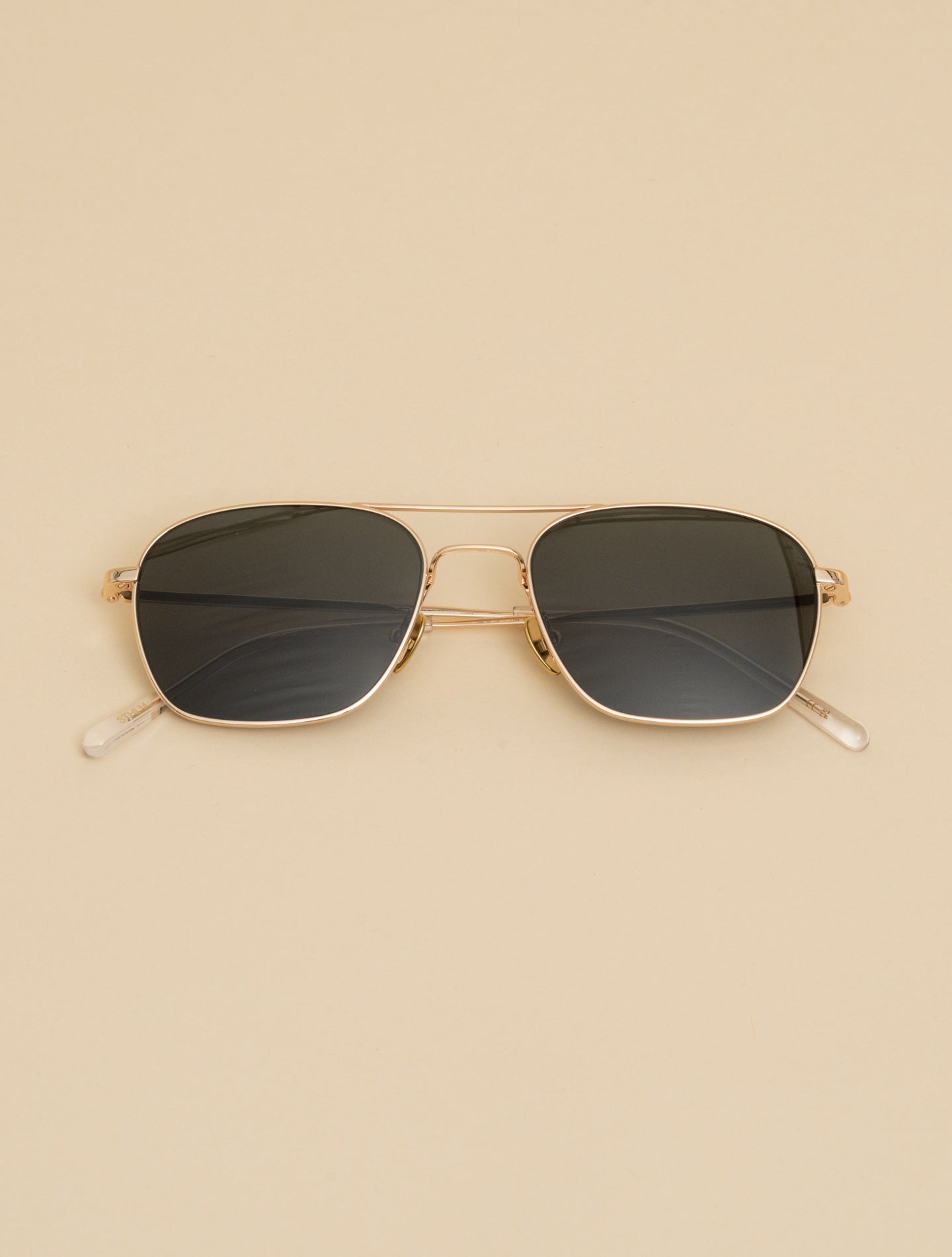Dion Sunglasses Gold - Green Solid Lens Monokel Eyewear Sunglasses One Size