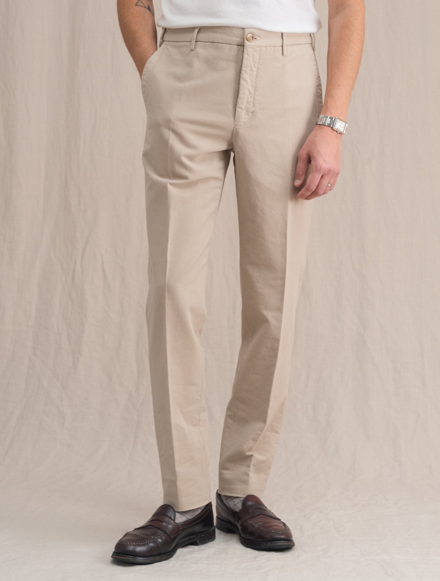 Doeskin Tapered Fit Trousers Beige | Gabucci