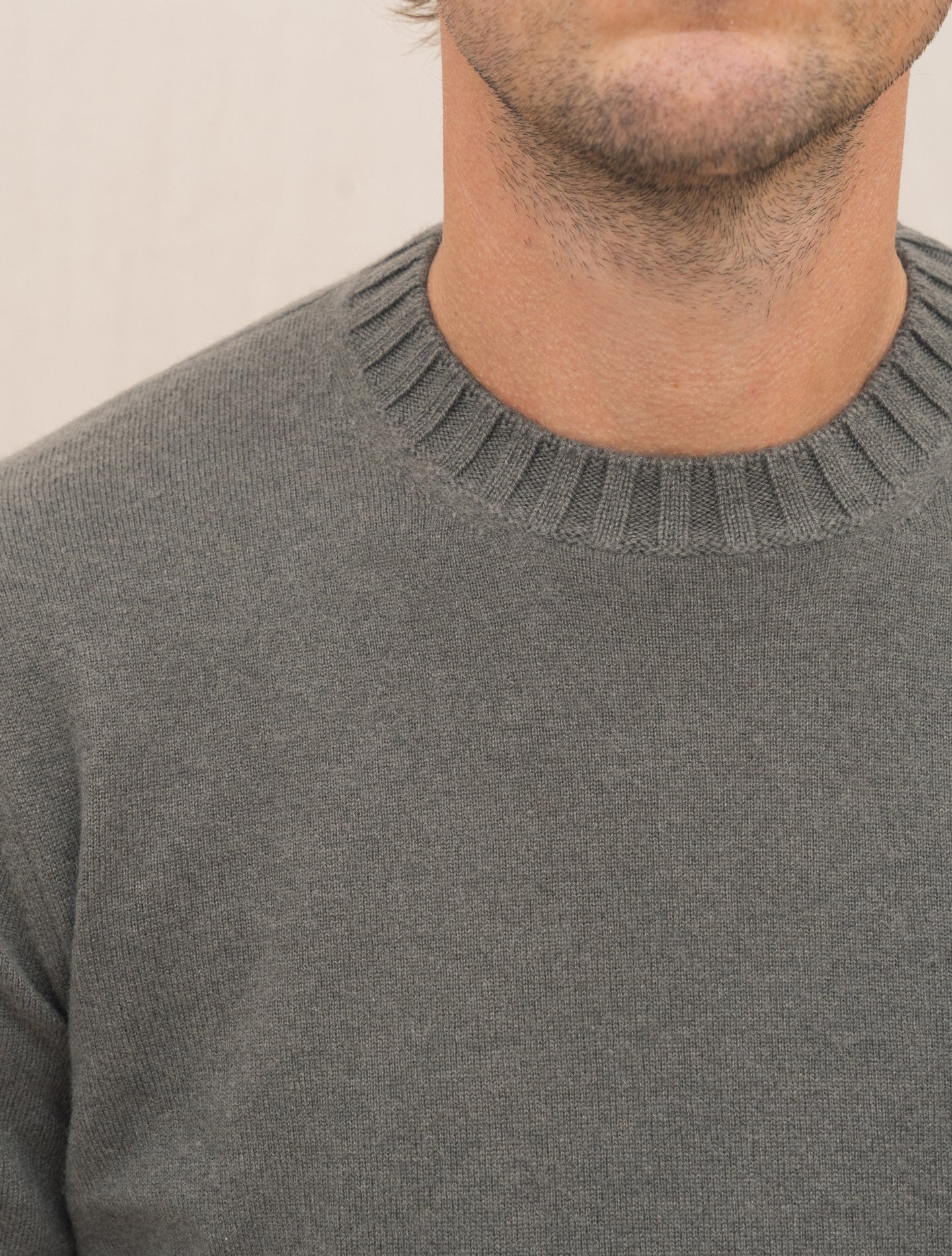 Duvet Cashmere Knitted Crewneck Khaki Green Fioroni Knitwear 48