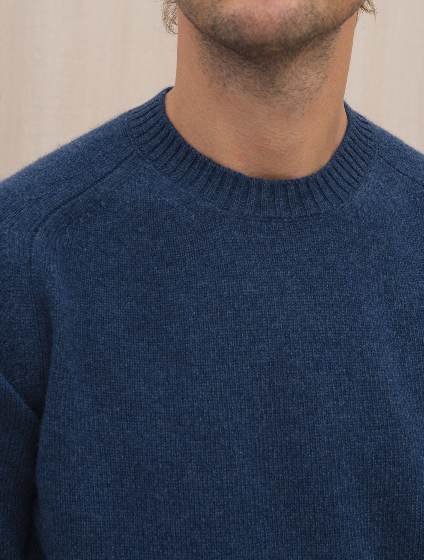 Knitted Cashmere Raglan Crewneck Blue Gabucci Knitwear Gabucci