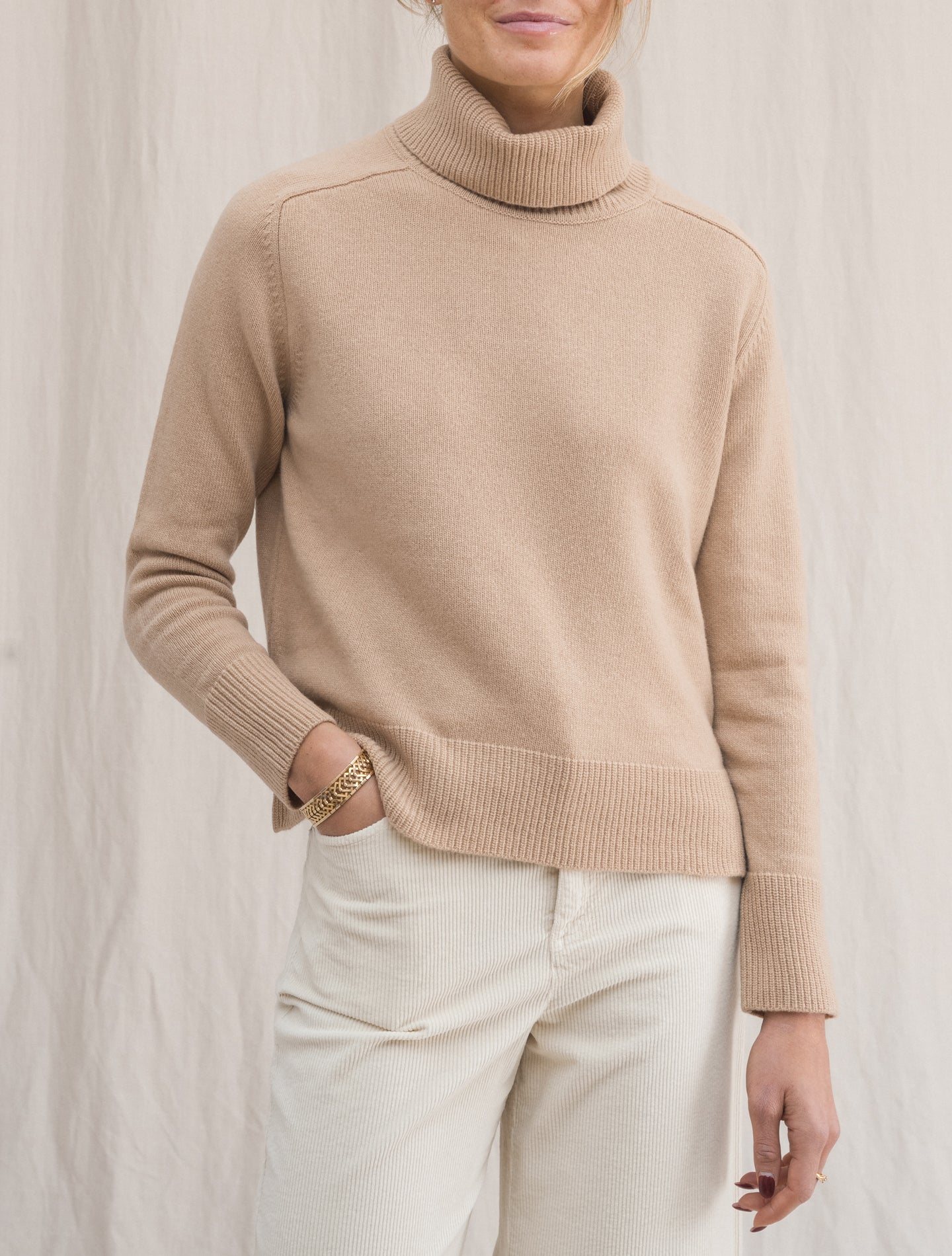 Knitted Wool Cashmere Rollneck Camel | Gabucci