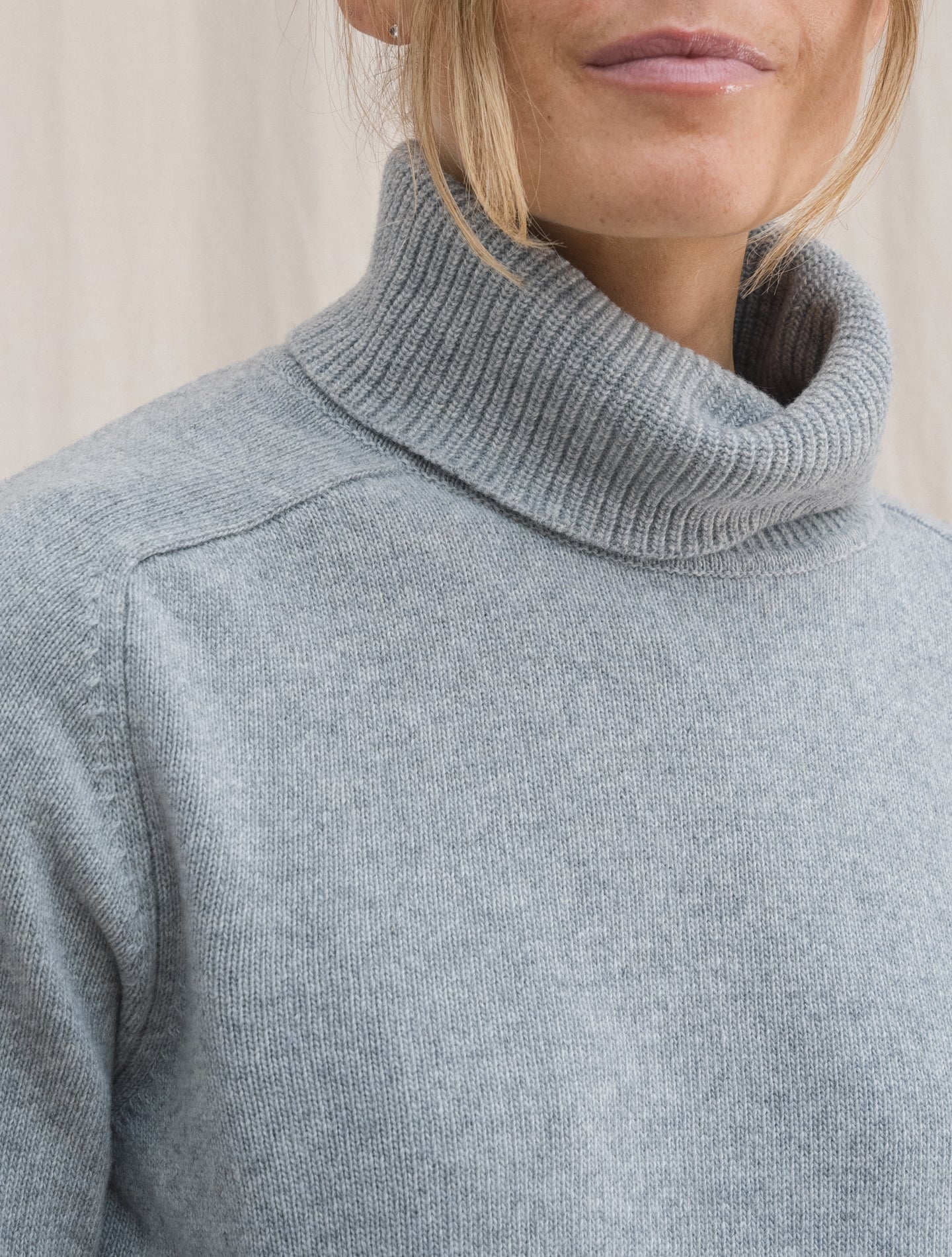 Knitted Wool Cashmere Rollneck Grey | Gabucci