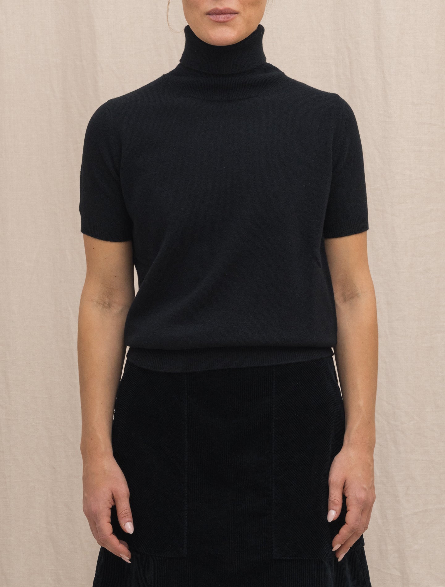 Knitted Wool Cashmere Rollneck Short Sleeve Black Morgano Knitwear IT 40