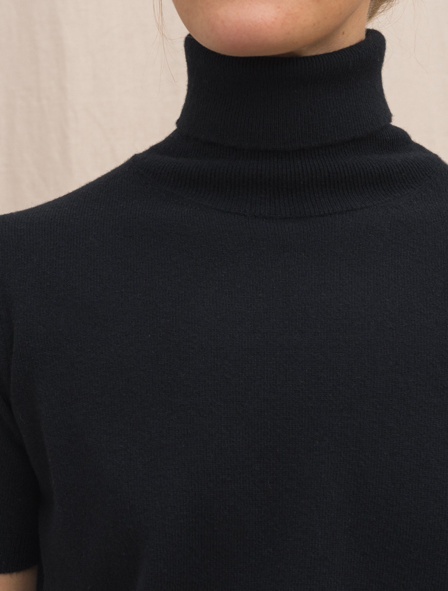 Knitted Wool Cashmere Rollneck Short Sleeve Black Morgano Knitwear Gabucci