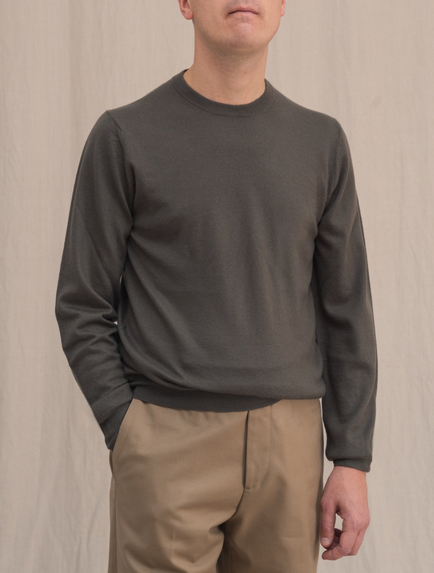 Light Knitted Cashmere Crewneck Taupe | Gabucci