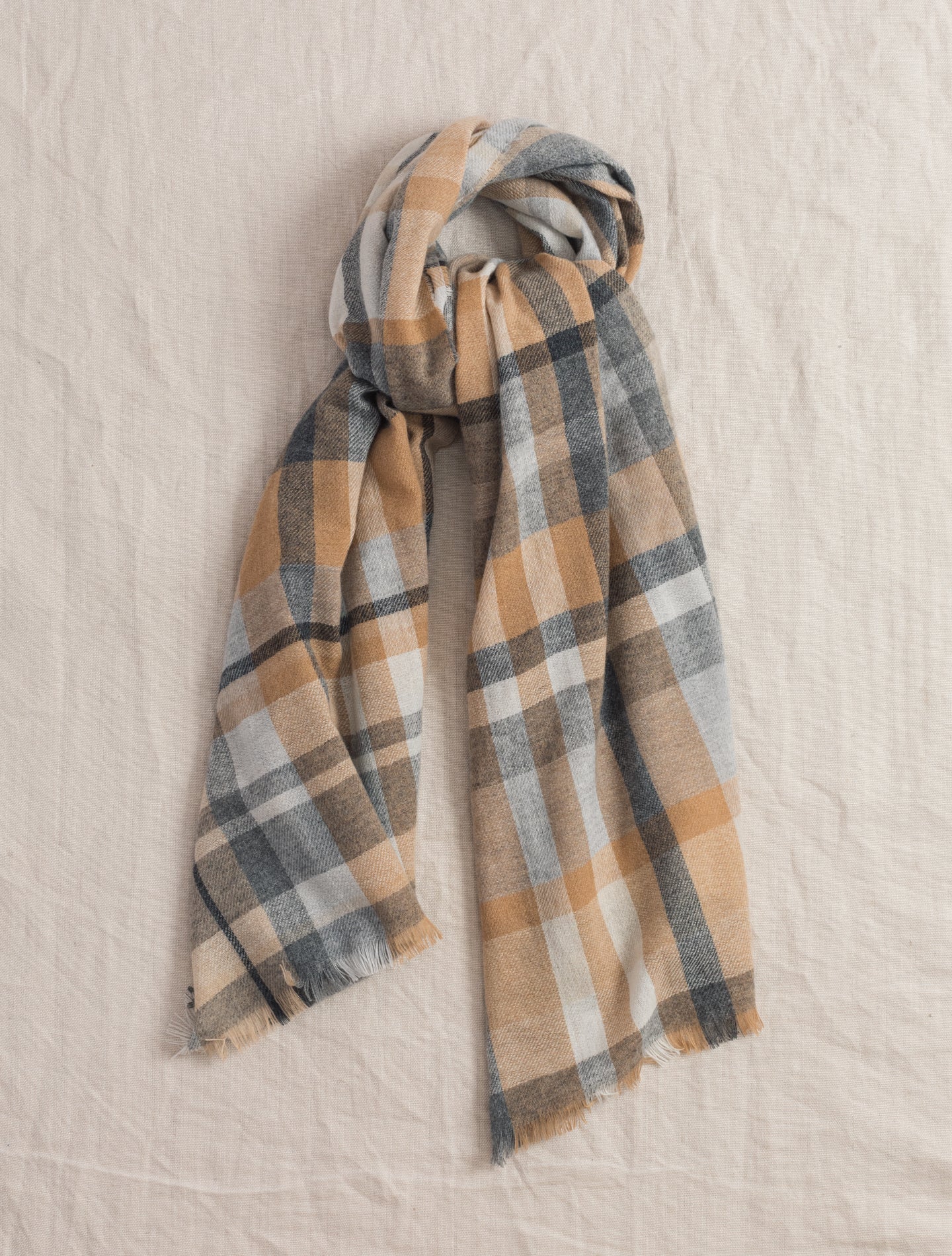 Lightweight Cashmere Woven Scarf Camel | Gabucci