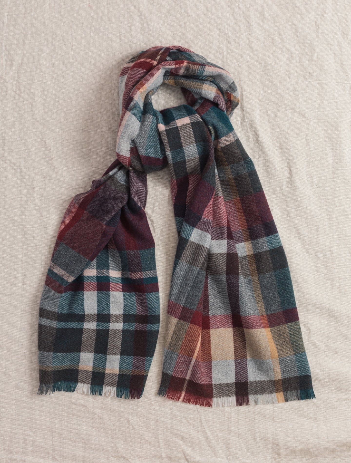 Lightweight Cashmere Woven Scarf Merlot | Gabucci