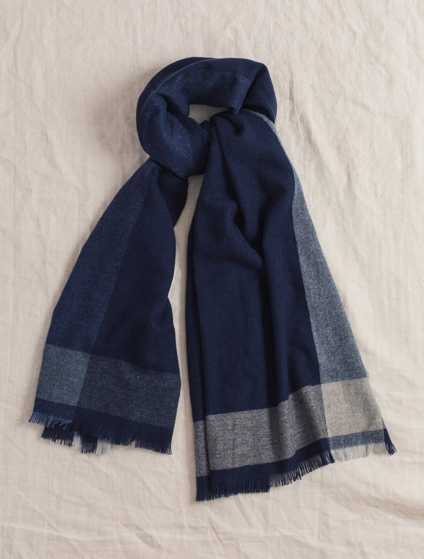 Lightweight Cashmere Woven Scarf Navy Johnstons Of Elgin Scarves 70x180