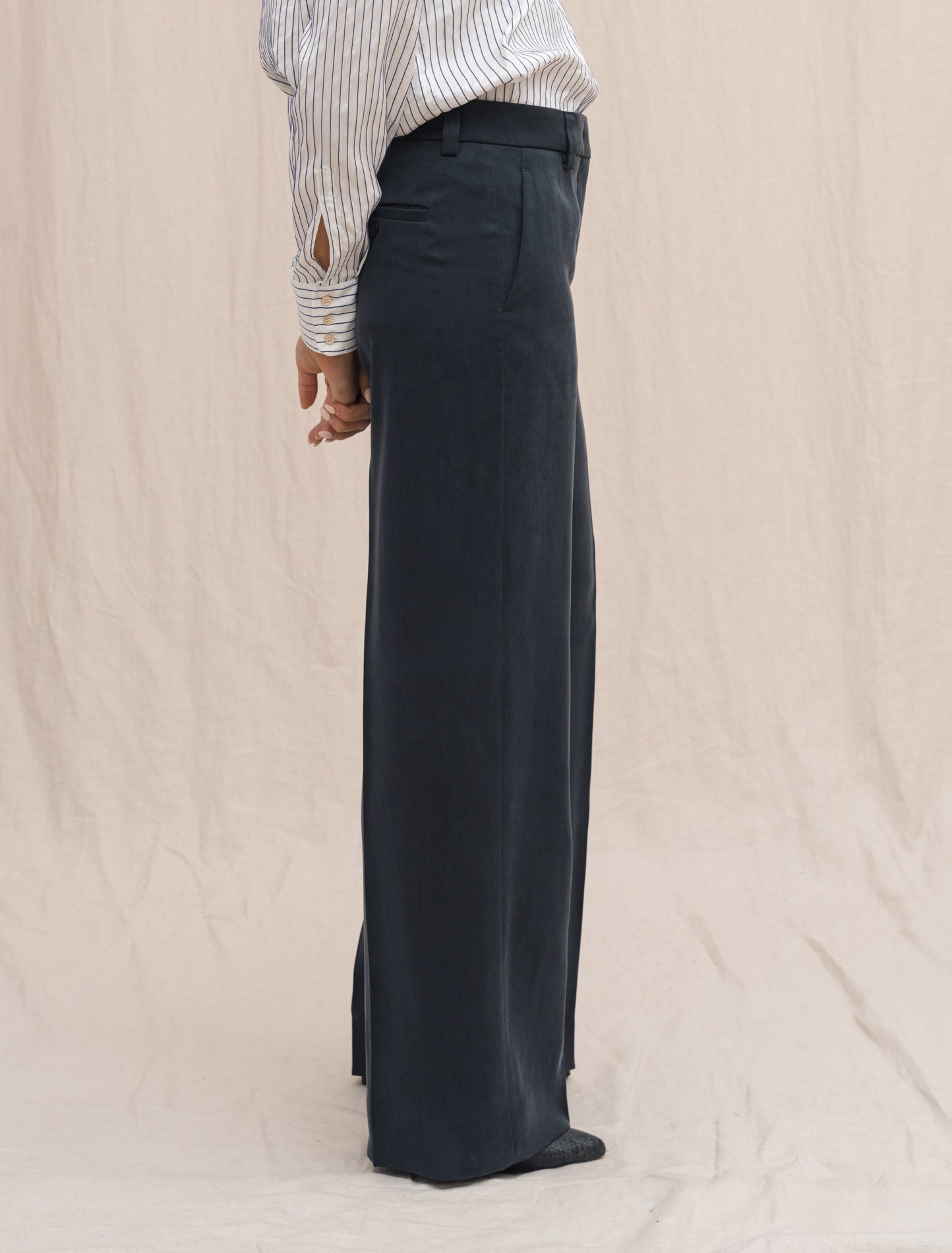 Neera Wide Washed Silky Trousers Navy Slowear Trousers 38