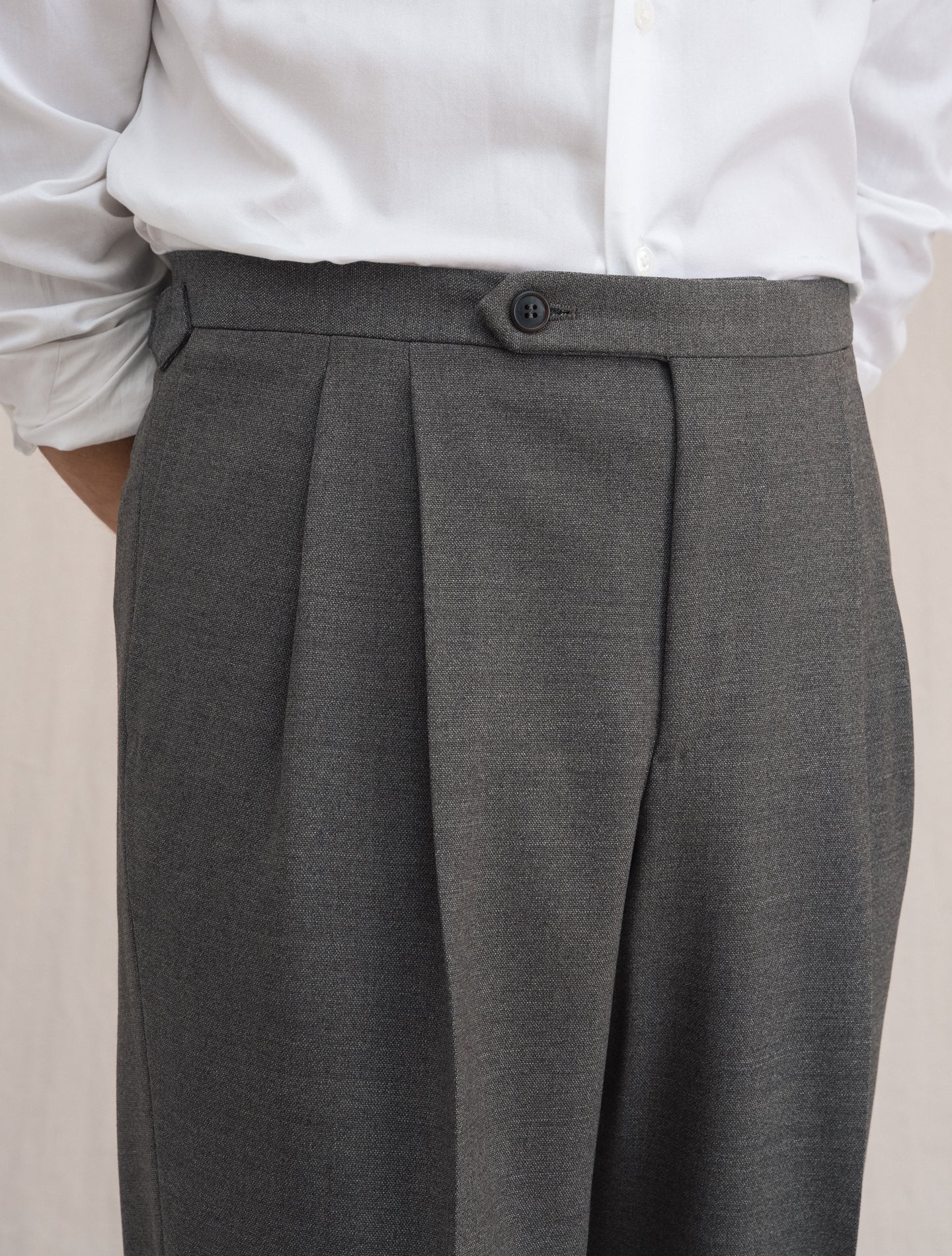 New York Pleated Fresco Trouser Mid grey | Gabucci