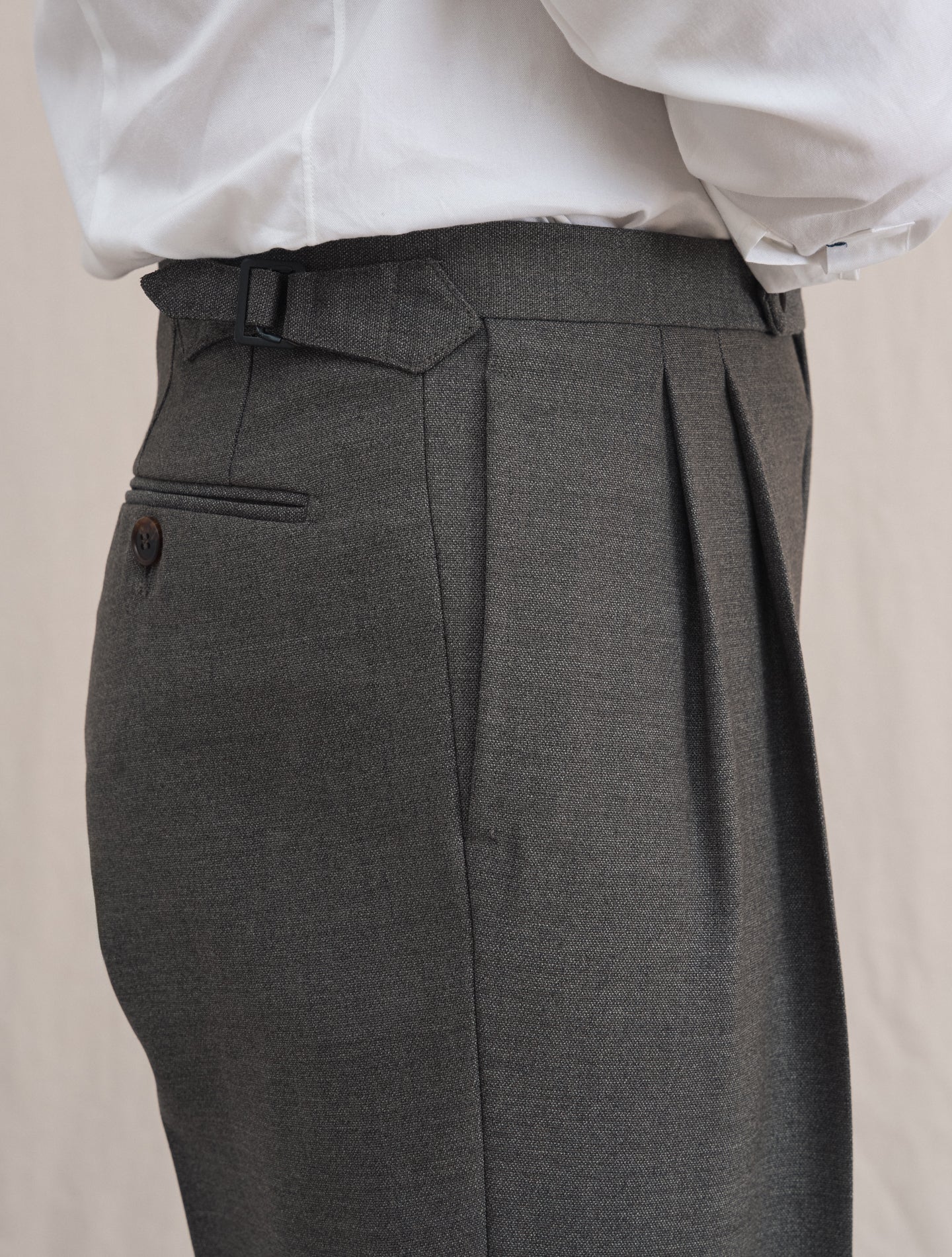 New York Pleated Fresco Trouser Taupe | Gabucci