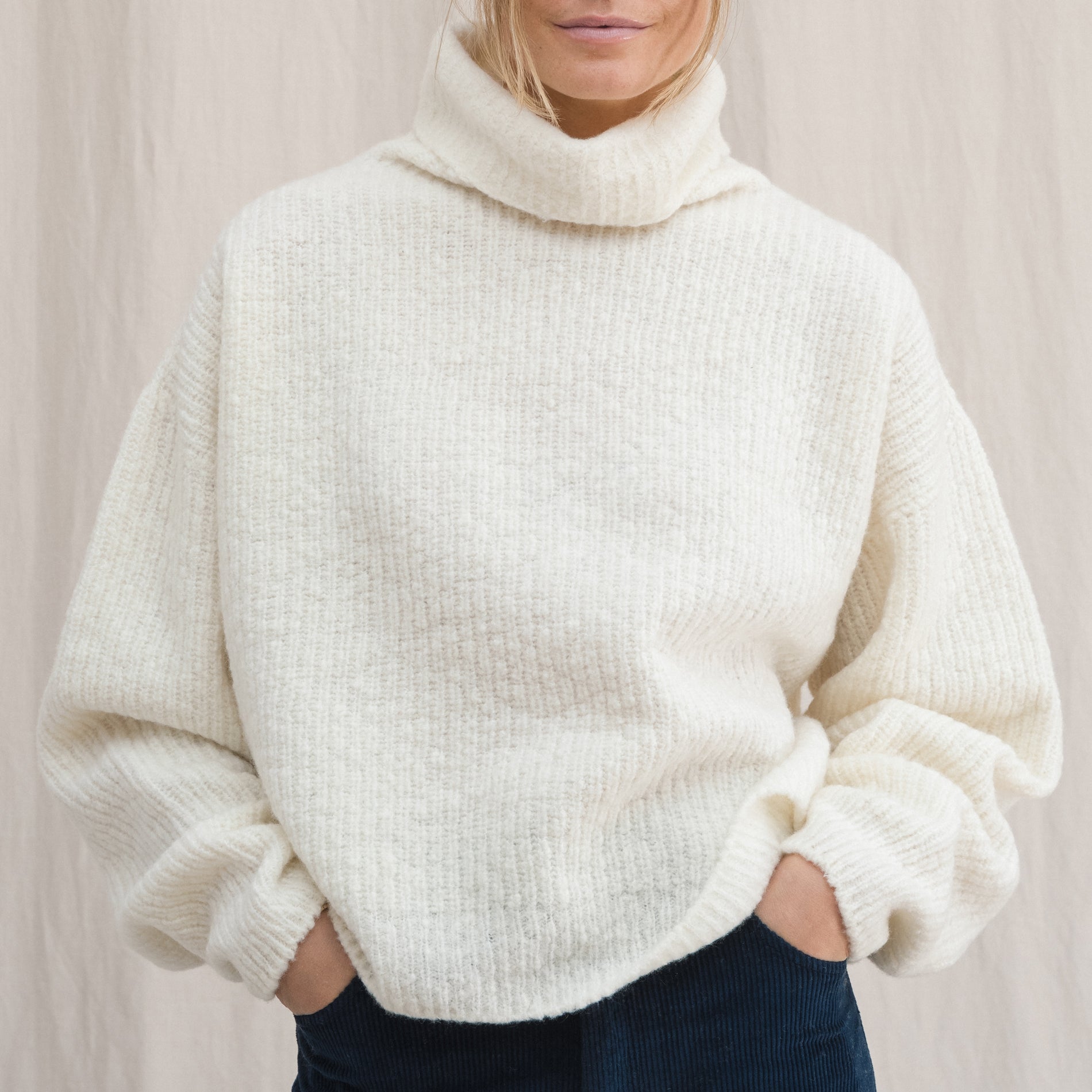 Oversize Wool Cashmere Rollneck Off White | Gabucci