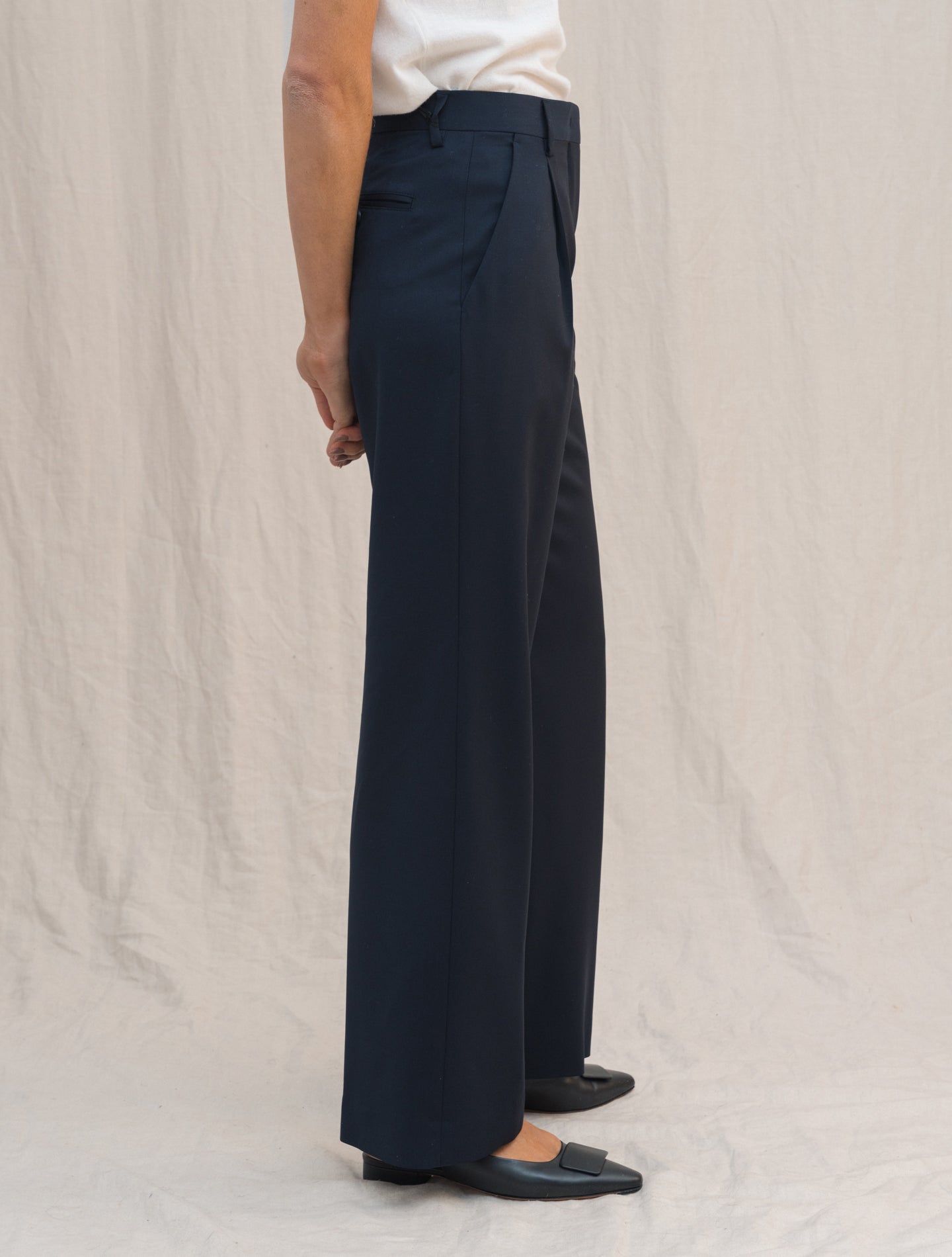 Pleated  Straight-leg Wool Trousers Navy | Gabucci