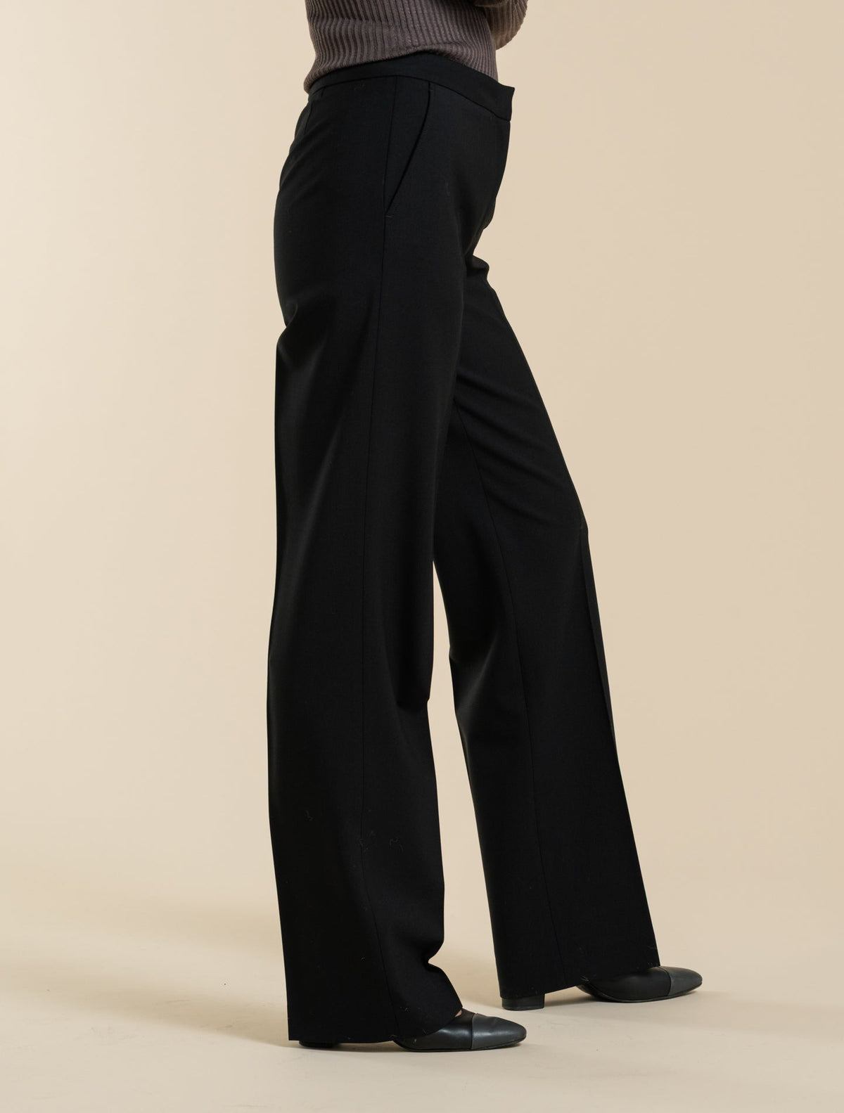 Rin Wool Straight Fit Trousers Black Lardini Trousers IT 38