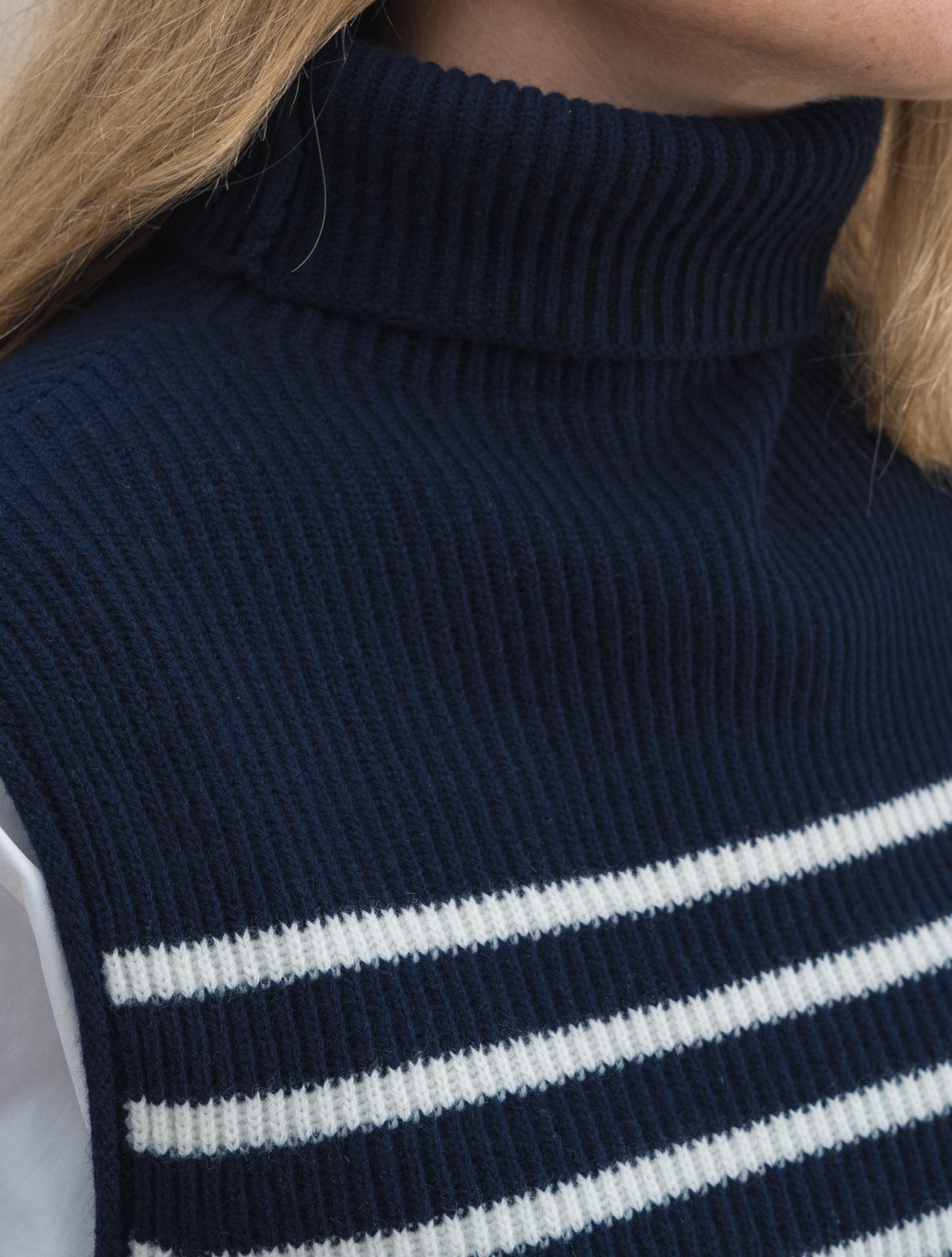 Rollneck Sweater Vest Navy Aspesi Knitwear IT 38