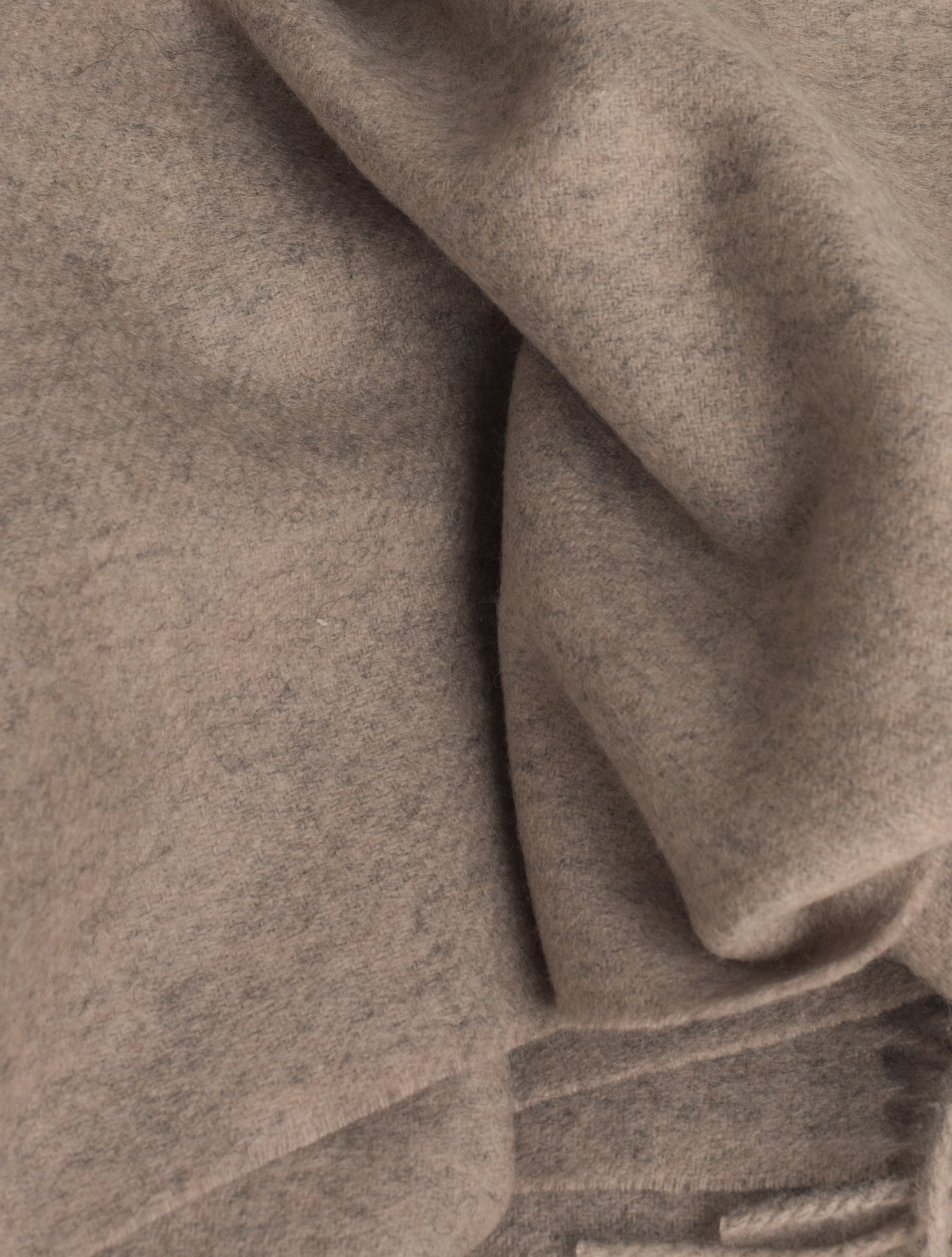 Solid Cashmere Scarf Sand | Gabucci