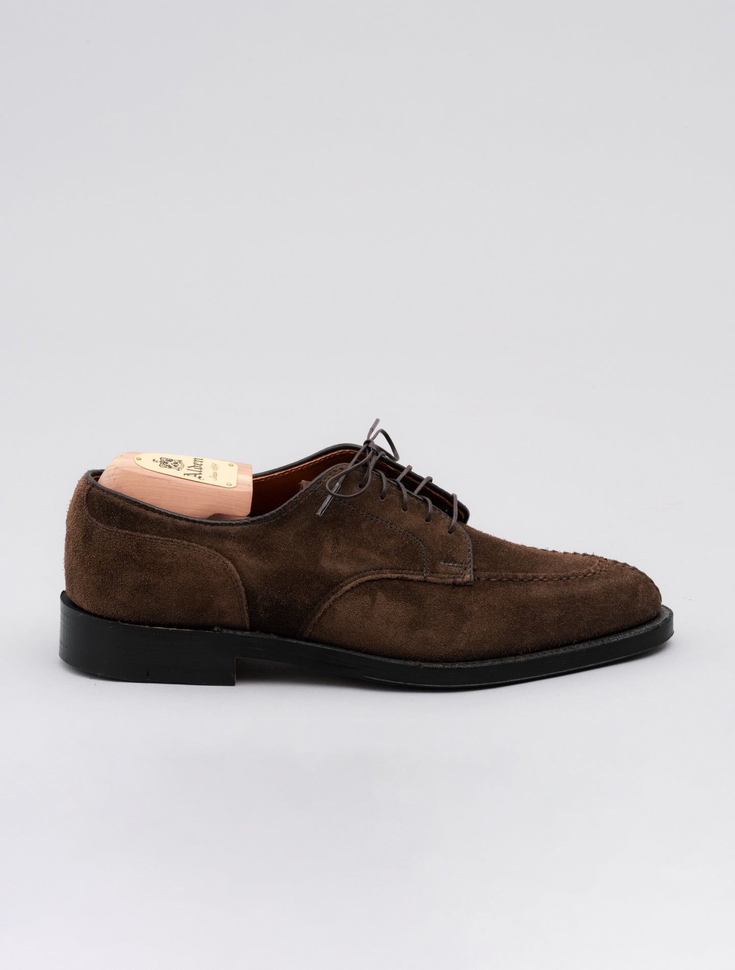 Alden Split-Toe Derby in Humus Suede | Gabucci