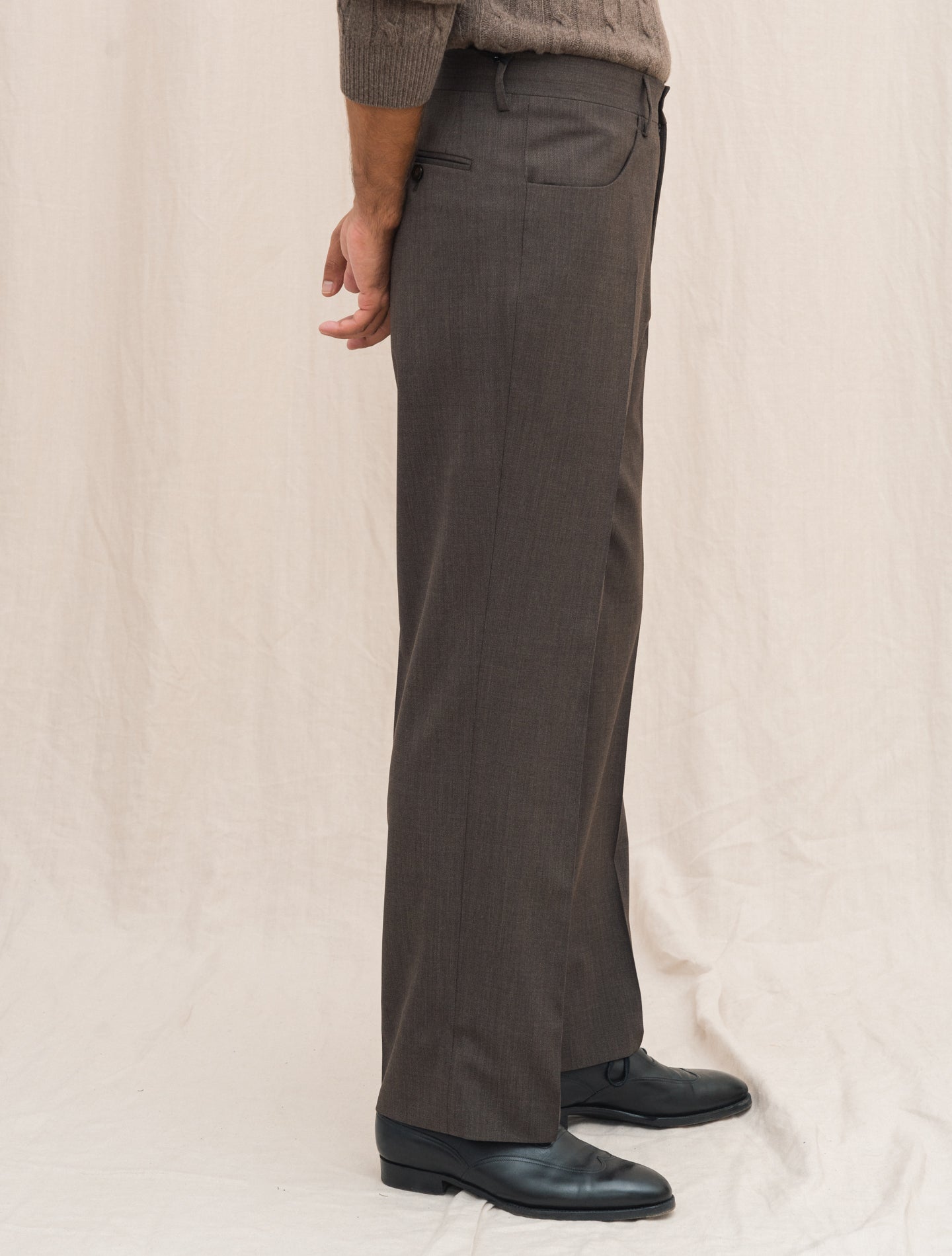 Straight Fit Wool Trousers Brown Lardini Trousers 48