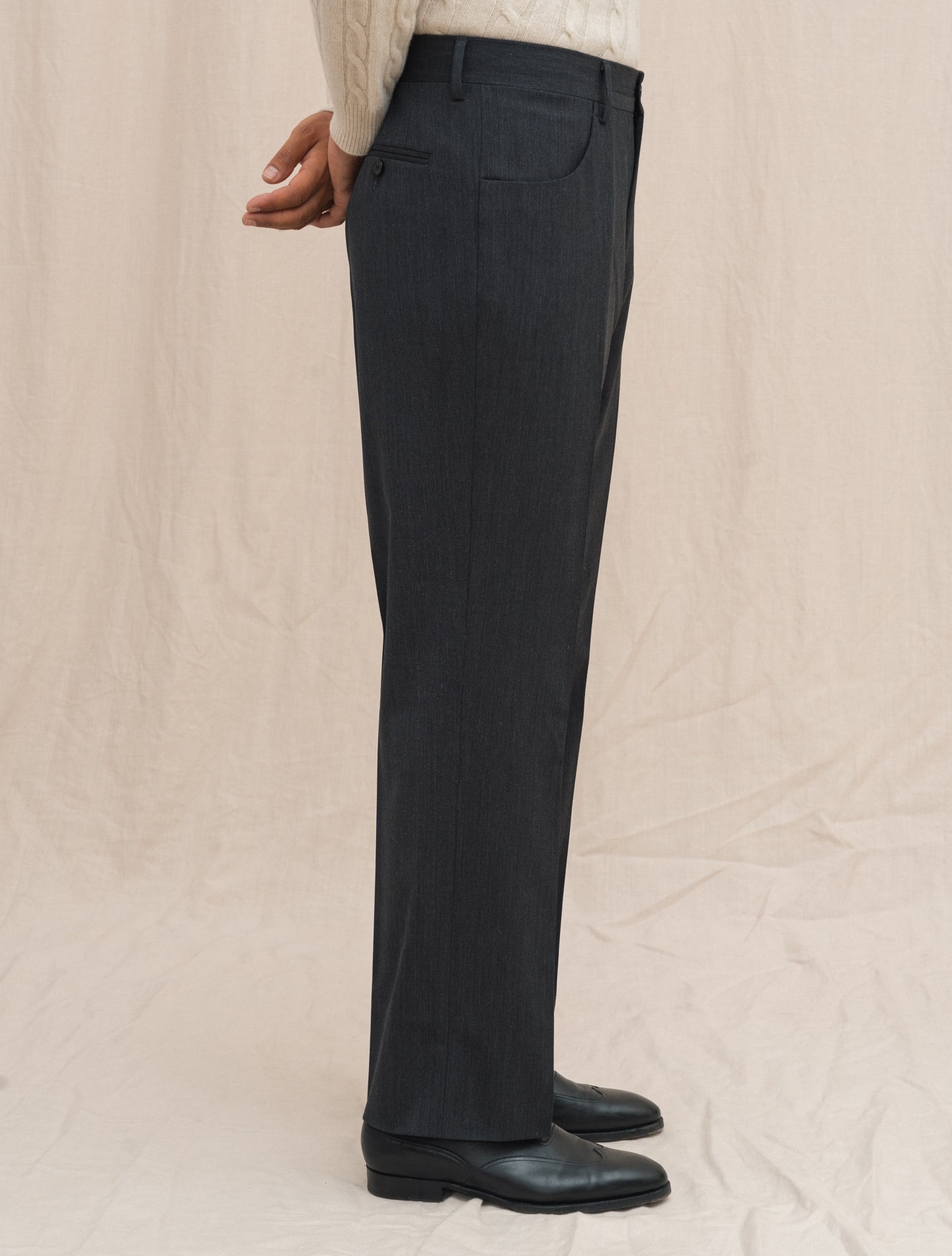 Straight Fit Wool Trousers Dark Grey Lardini Trousers 48