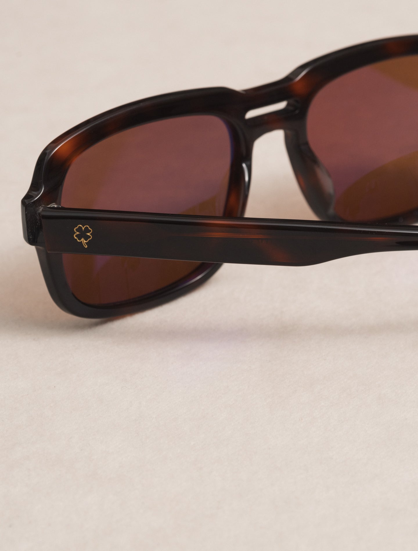 The Navigator Sunglasses Ruby | Gabucci