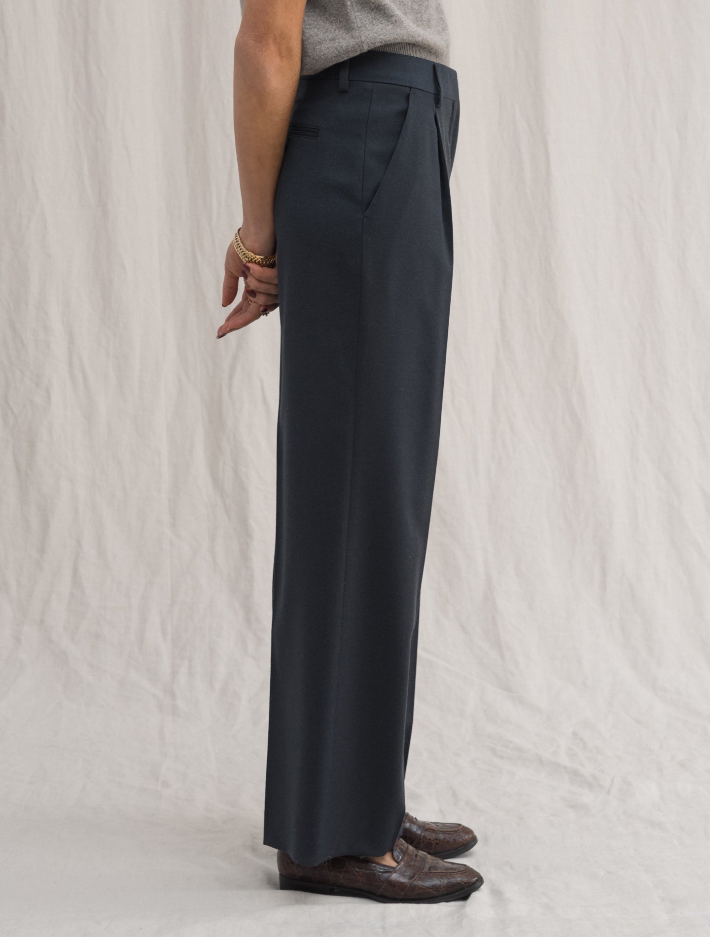 Wide Pleated Wool Trousers Black | Gabucci