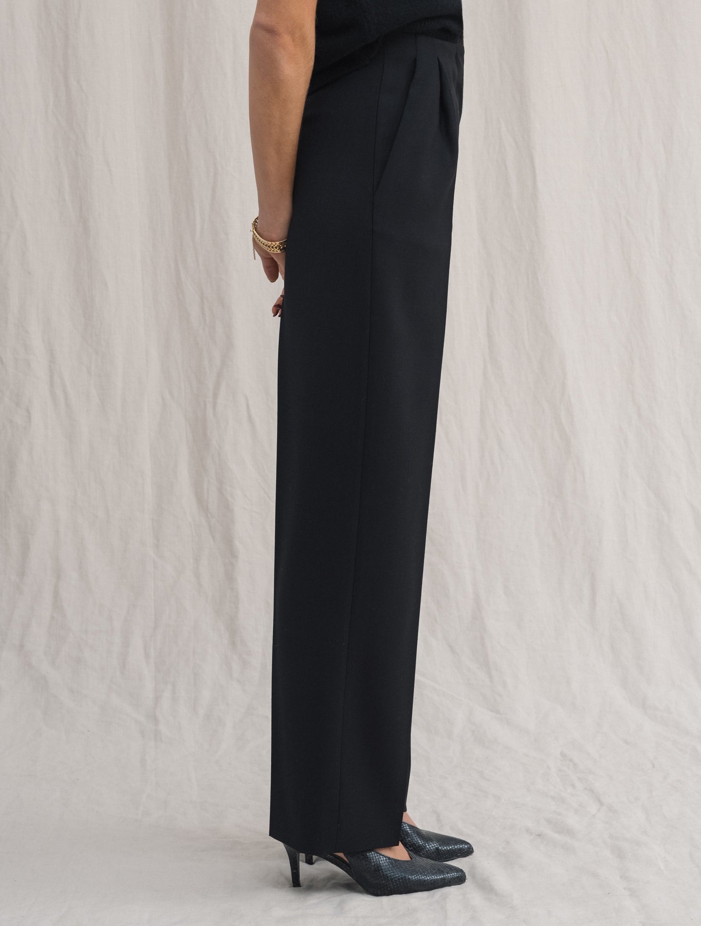 Wool Twill High-rise Trousers Black | Gabucci