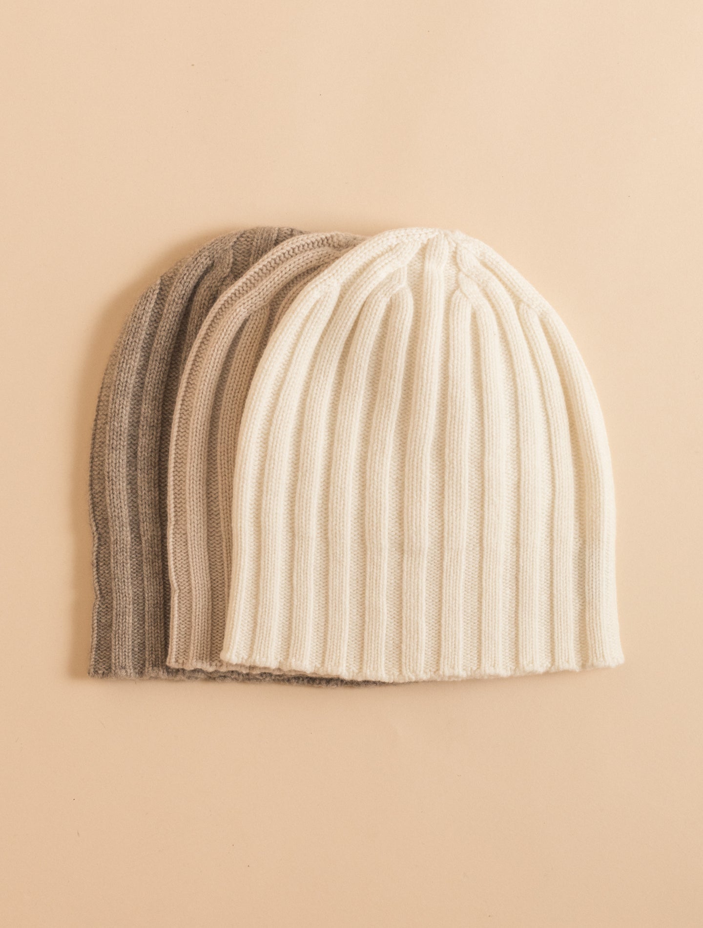 Beige Cashmere Ribb Beanie | Gabucci