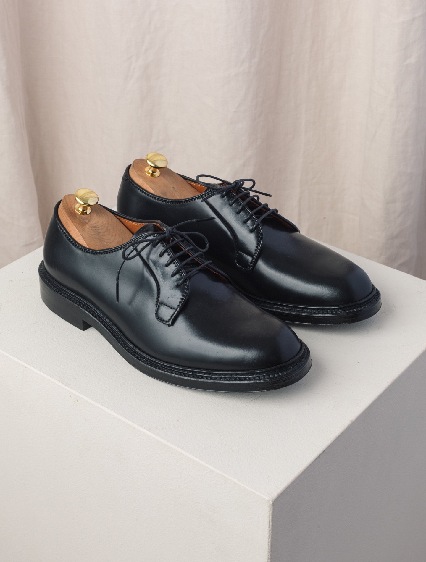 Black Plain Toe Shoes | Gabucci